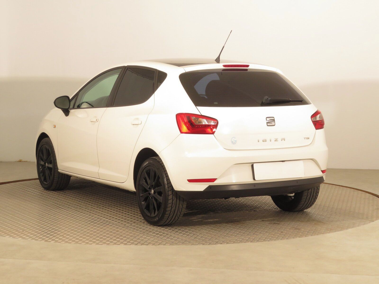 Seat Ibiza, 1.0 TSI, Automat - fotka 4