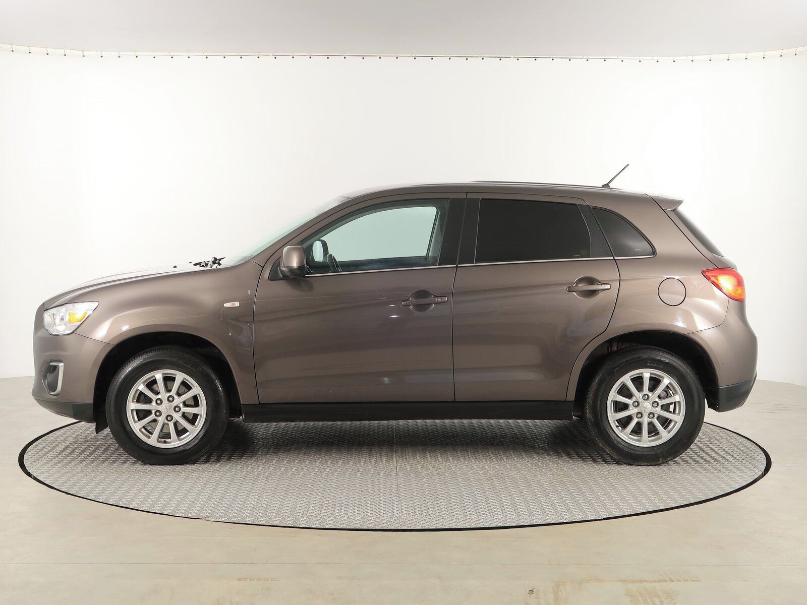 Mitsubishi ASX, 1.8 DI-D MIVEC, 4X4 - fotka 3