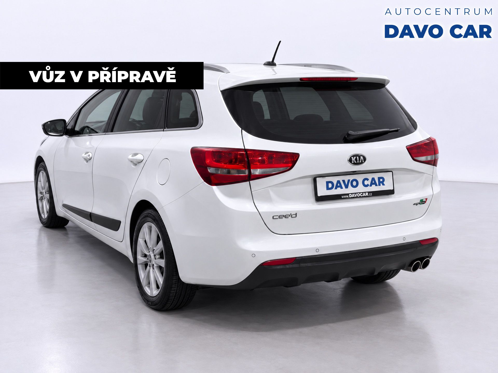 Kia Cee´d, 1,6 CRDi 100kW GT Line SW CZ - fotka 2