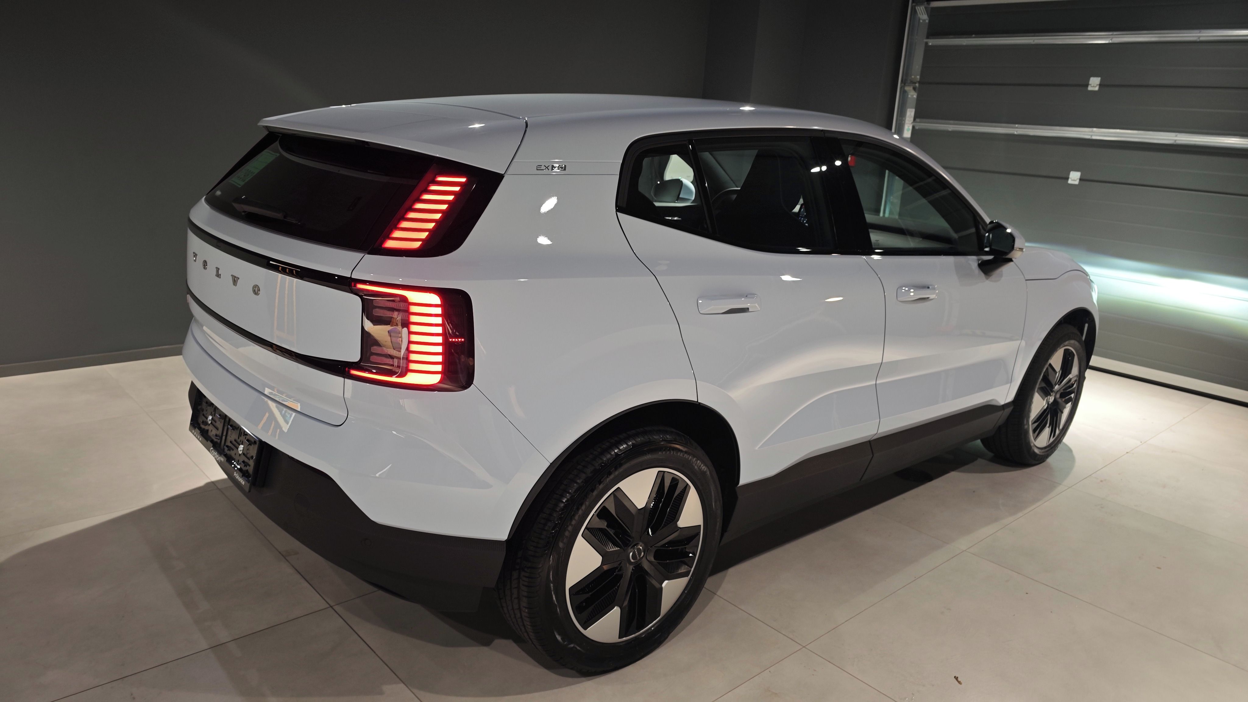 Volvo EX30, CORE, 200 kW, DPH, ČR, záruka - fotka 4