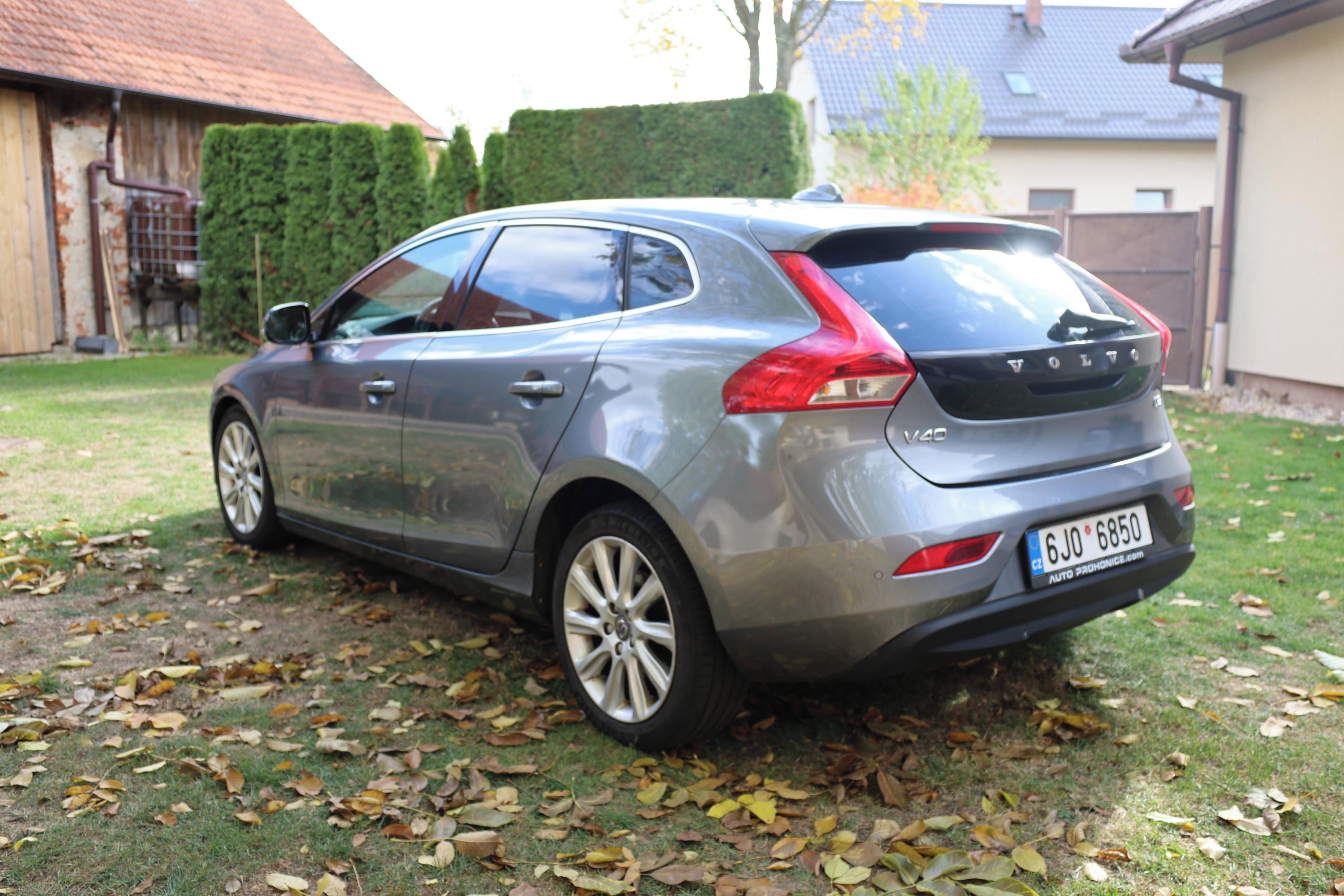 Volvo V40, D2 vyšší výbava - fotka 5