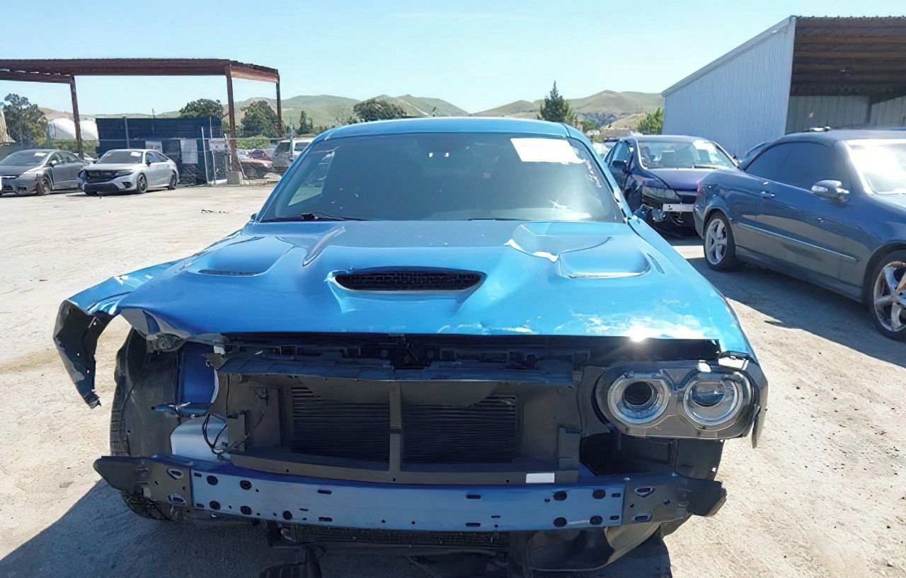 Dodge Challenger, Auto na cestě - fotka 2