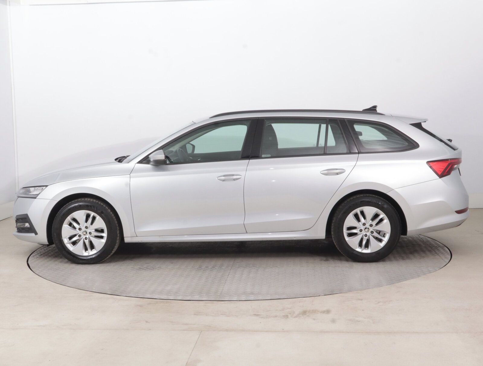 Škoda Octavia, 2.0 TDI, Ambition, ČR,1.maj - fotka 3