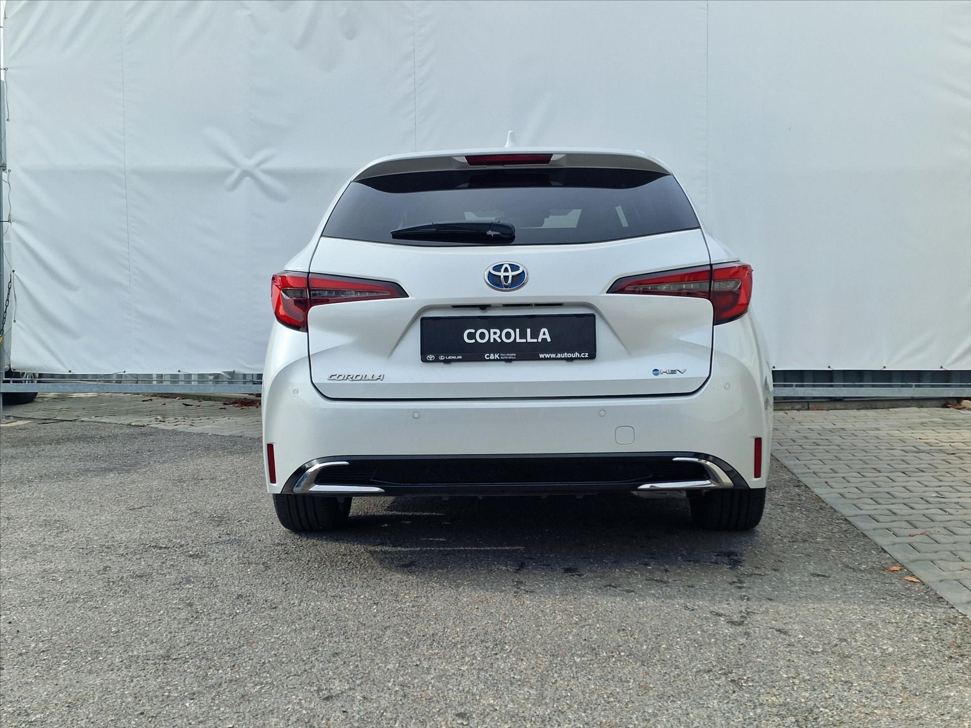 Toyota Corolla, 1,8 Hybrid e-CVT 140k  TS Styl - fotka 6