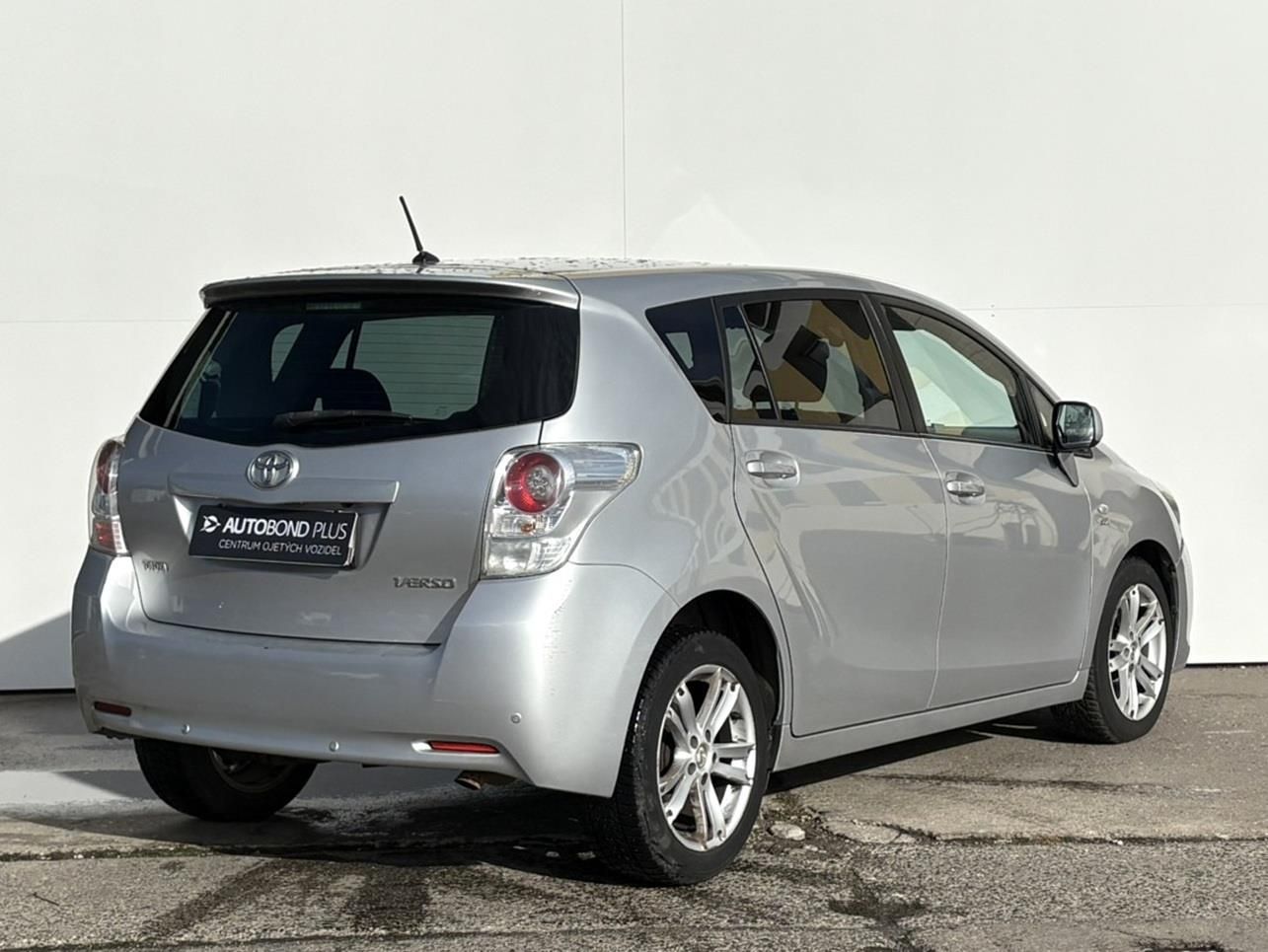 Toyota Verso, 2.2 D-4D 110kW AT 7 míst - fotka 2