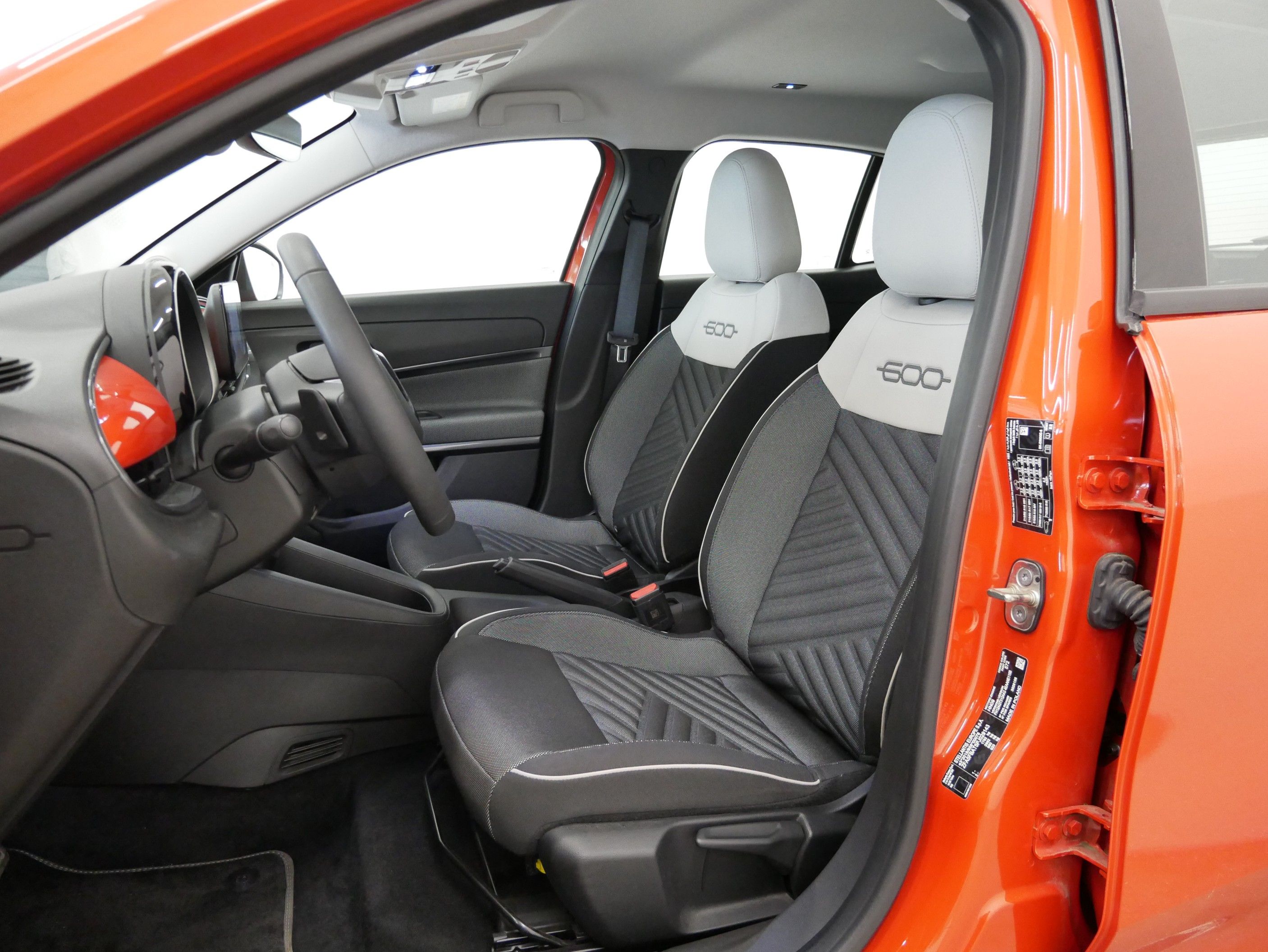 Fiat 600e, 1.2 Turbo 100kW LaPrima hybrid - fotka 6