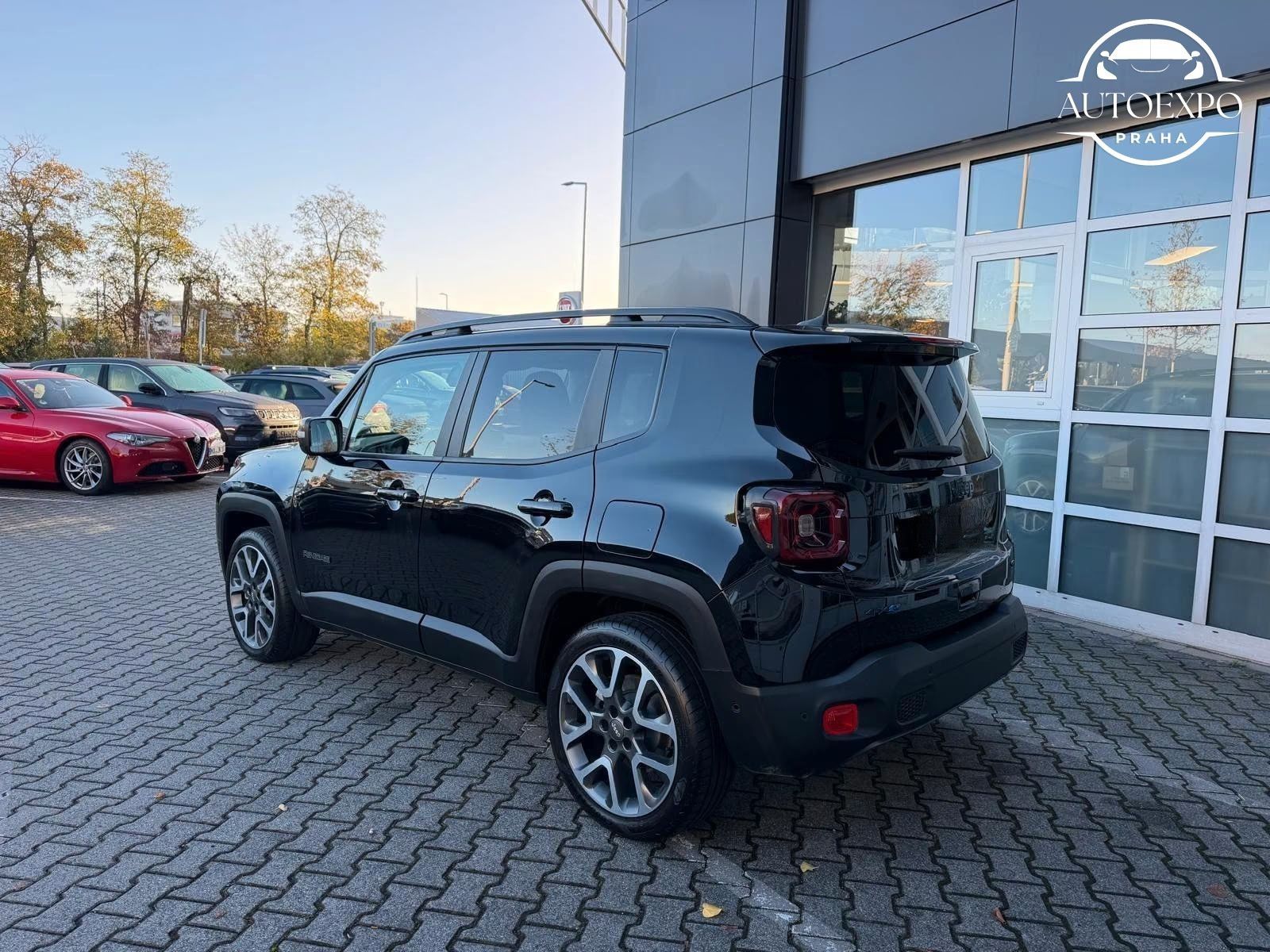 Jeep Renegade, PHEV + S 4xe - fotka 6