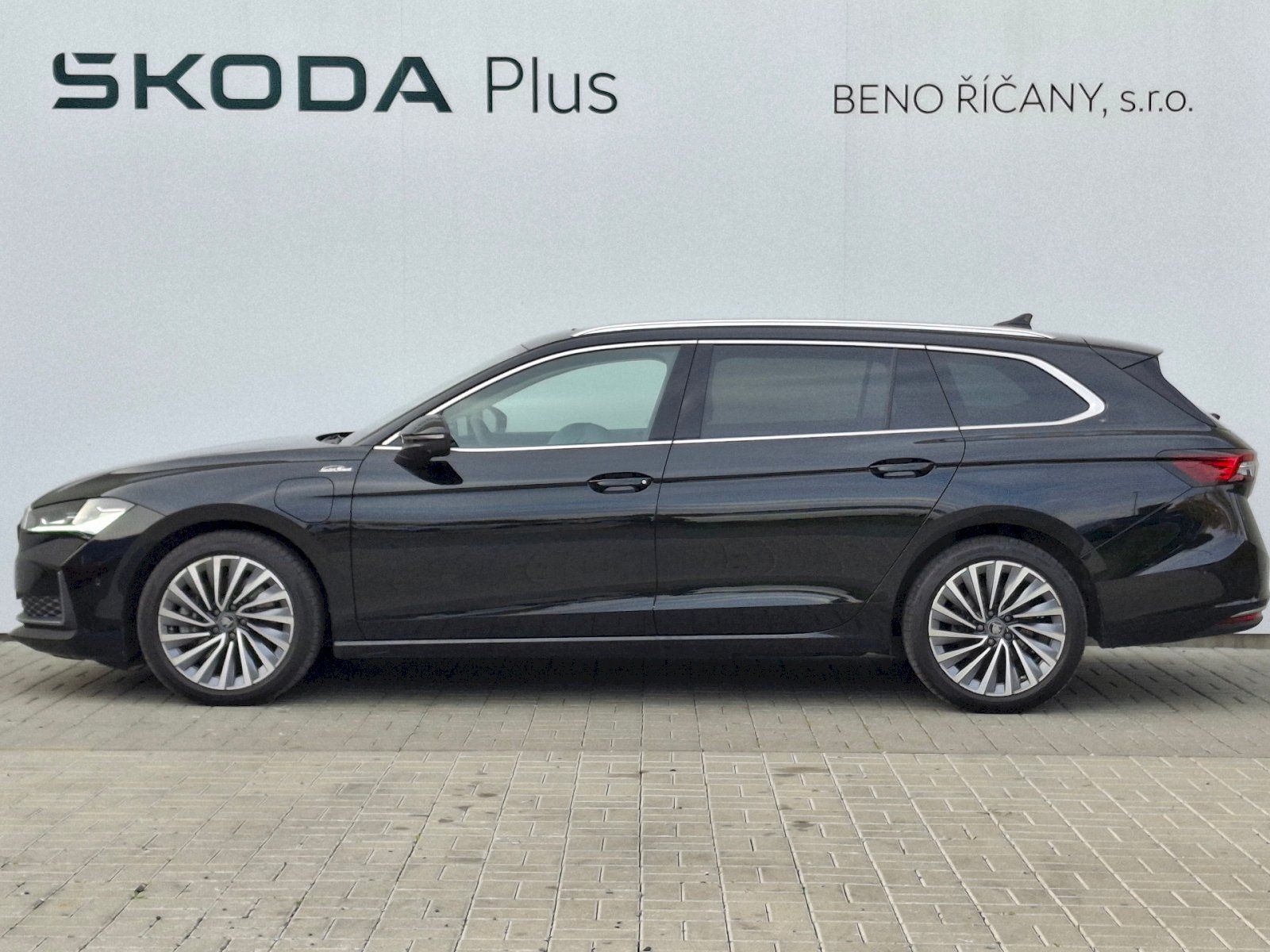 Škoda Superb, Combi iV L&K DSG 1,5TSi 150kW - fotka 3