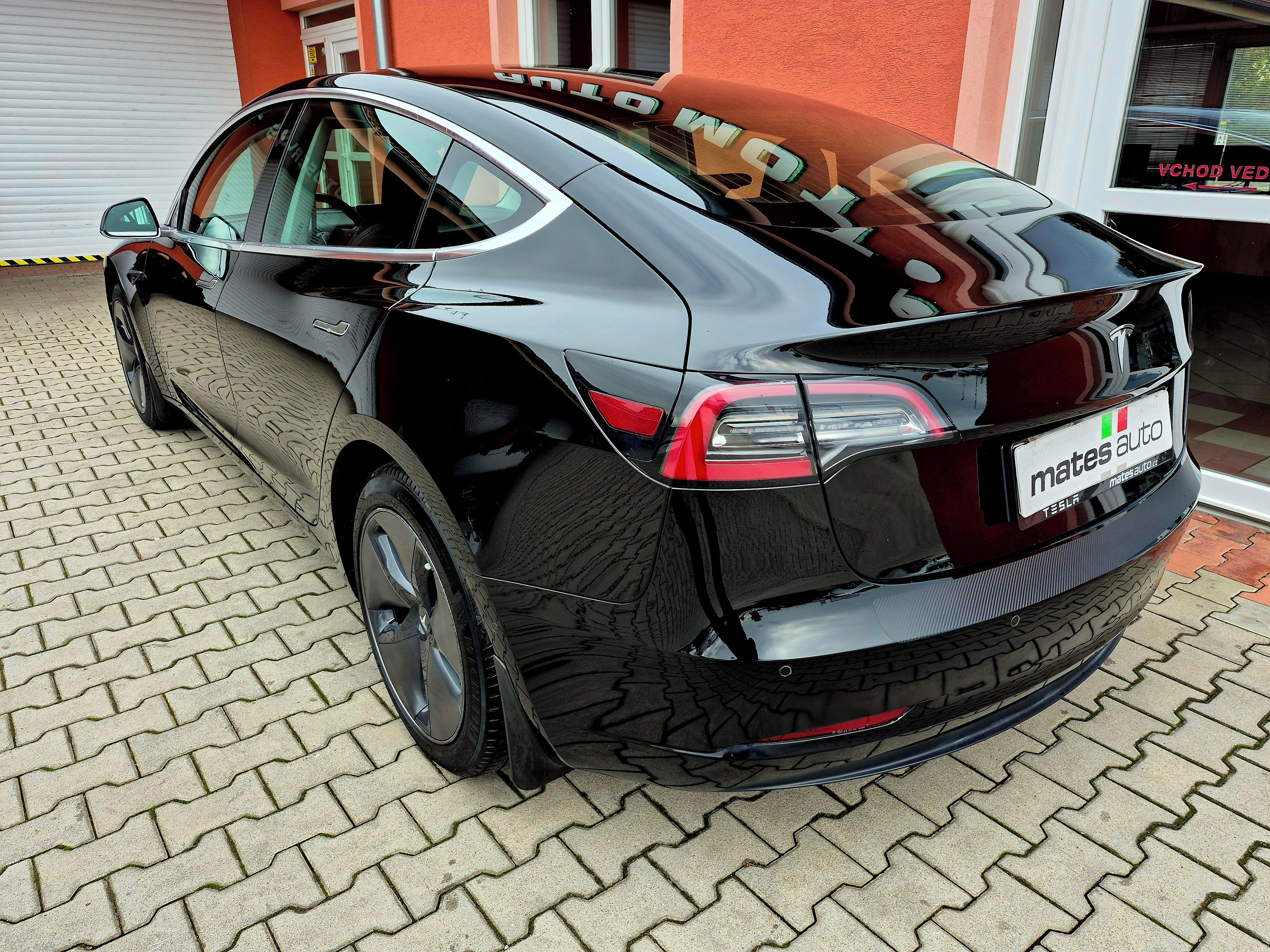 Tesla Model 3, Standard Range Plus 225 kW - fotka 3