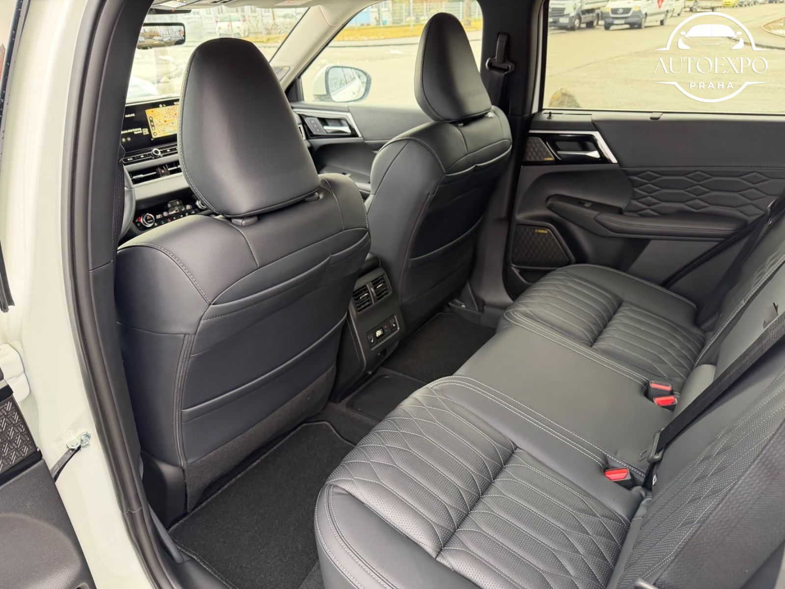 Mitsubishi Outlander, Outlander 2.4 PHEV*TOP 4WD * - fotka 4