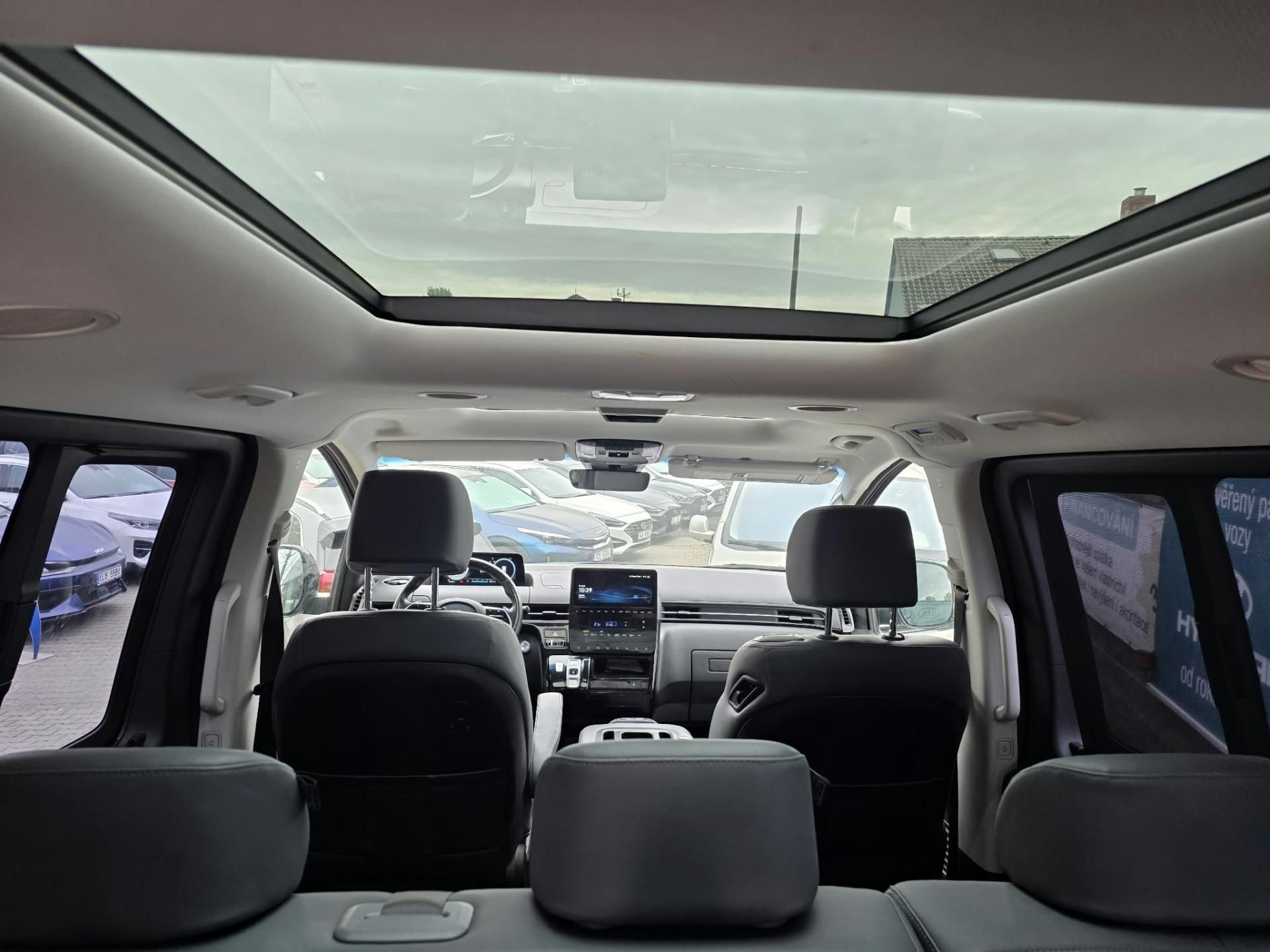 Hyundai Staria, 2.2-AUTOMAT-KŮŽE-9MÍST - fotka 3