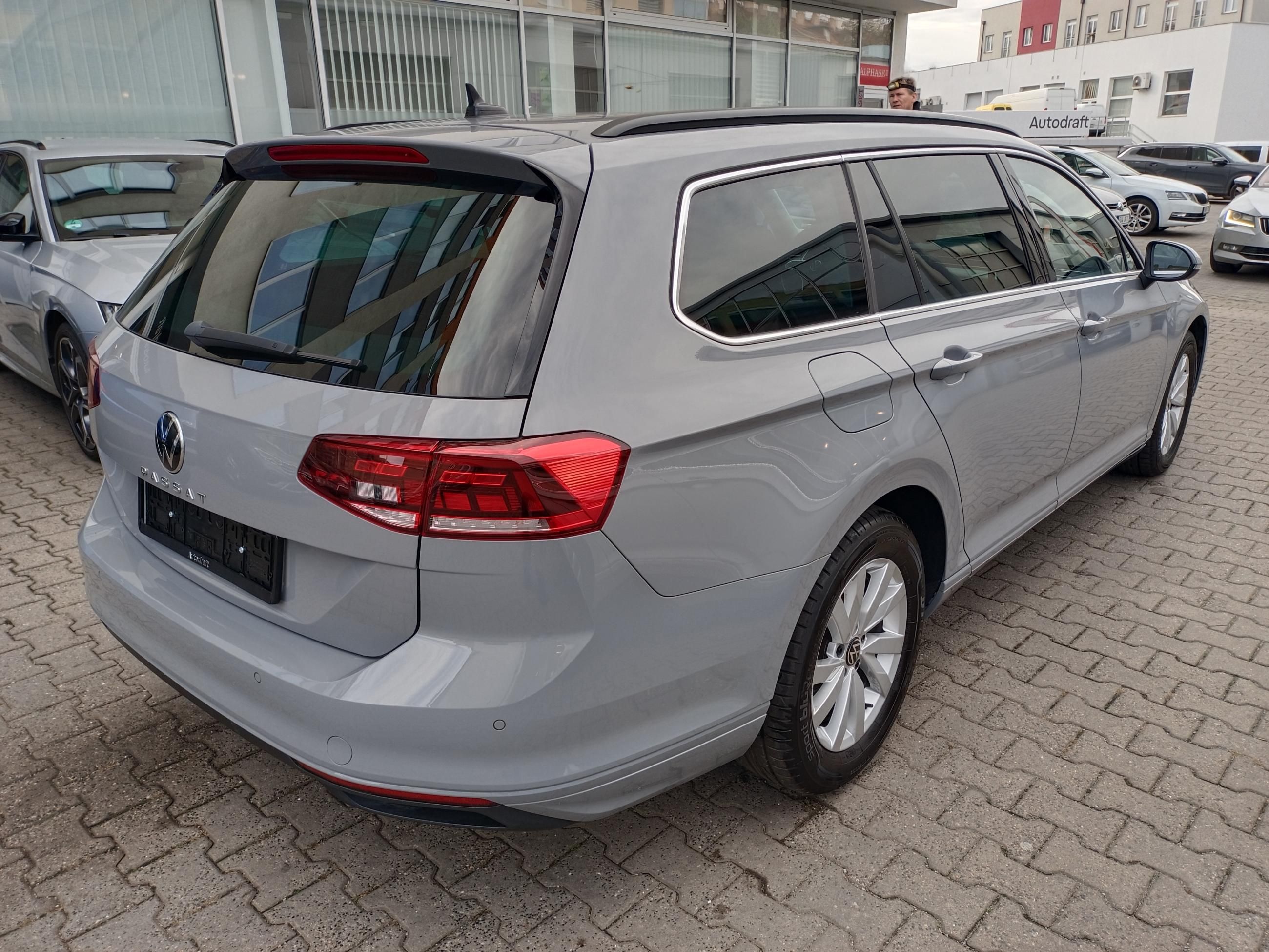 Volkswagen Passat Variant, 2.0 TDI 110kW DSG / ACC - fotka 6