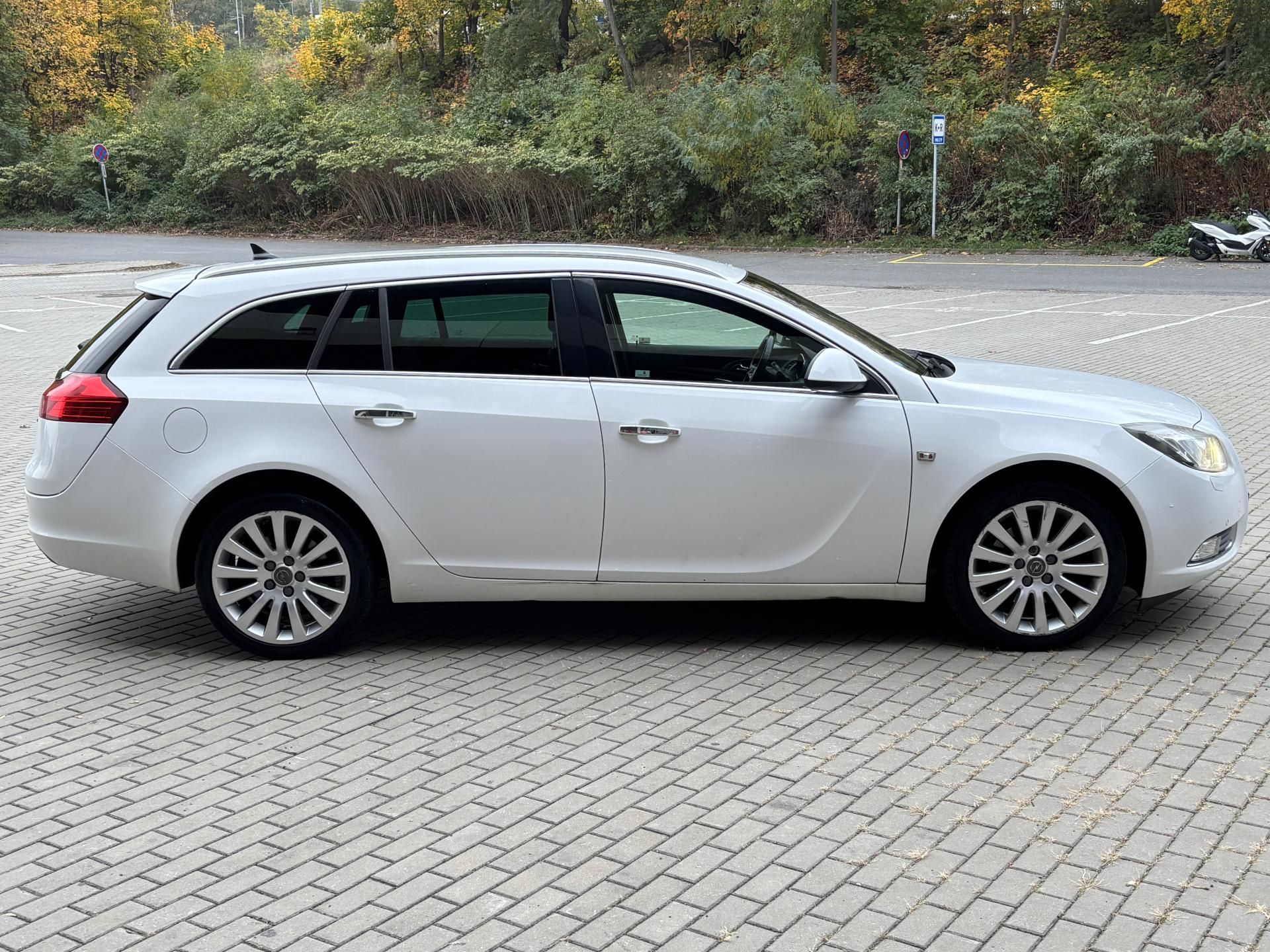 Opel Insignia, 2.0 D tažné - fotka 6