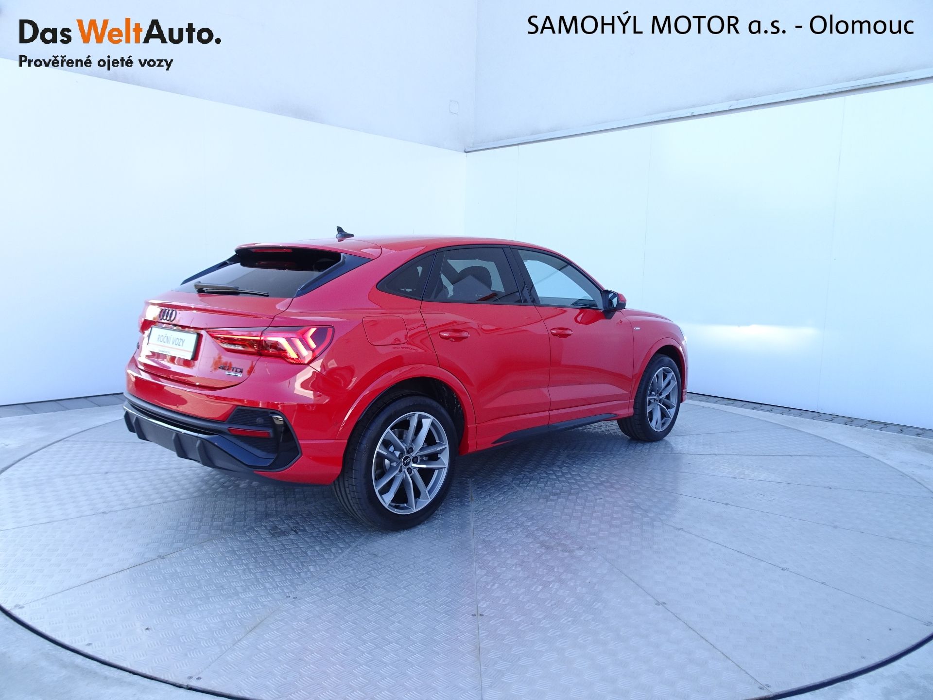 Audi Q3, 40TDI Quattro S-tronic S-line - fotka 2