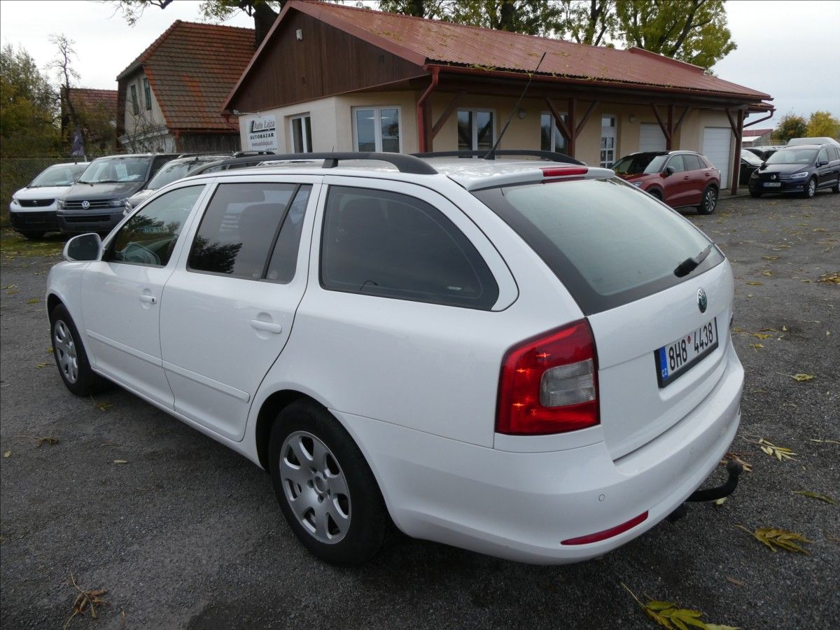 Škoda Octavia, 1,6 TDi 77kW 2x kola, závěs - fotka 6