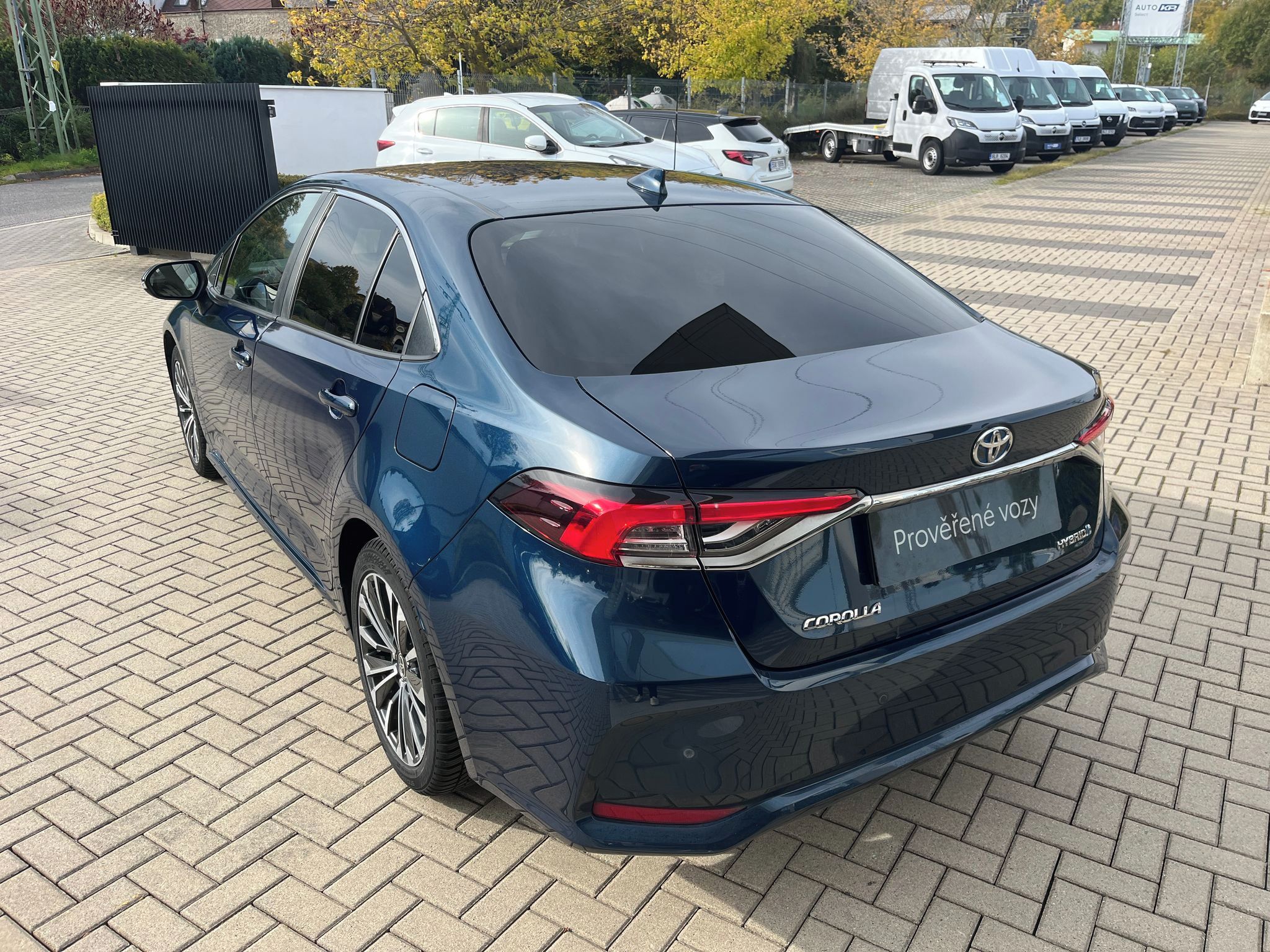 Toyota Corolla, 1.8 Hybrid e-CVT Style - fotka 4