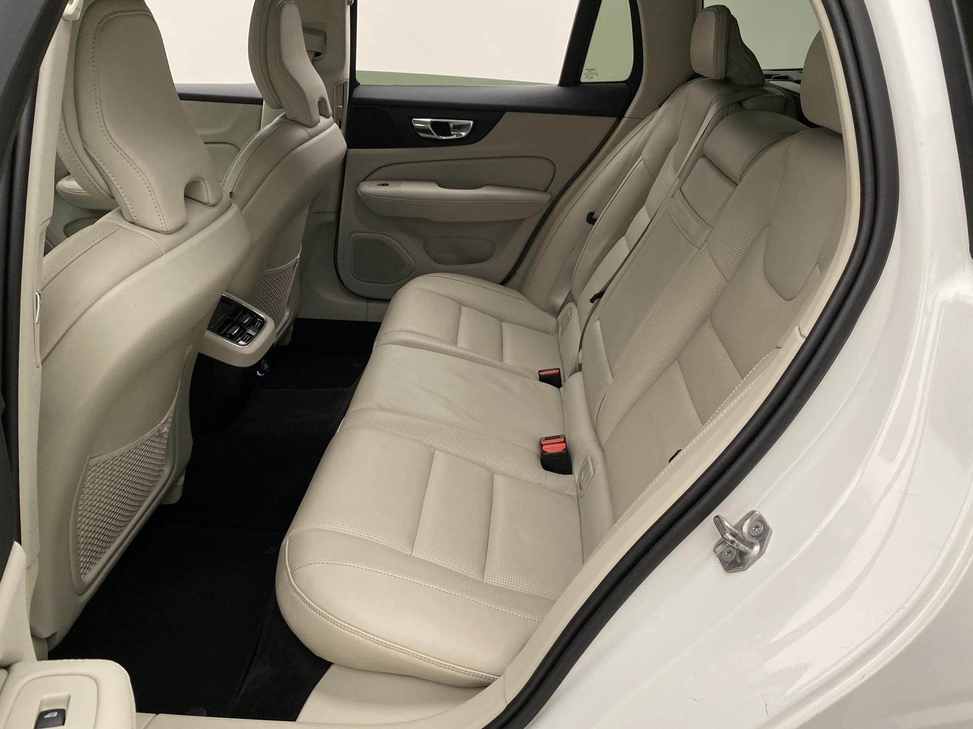 Volvo V60, D4 MOMENTUM AUT - fotka 5