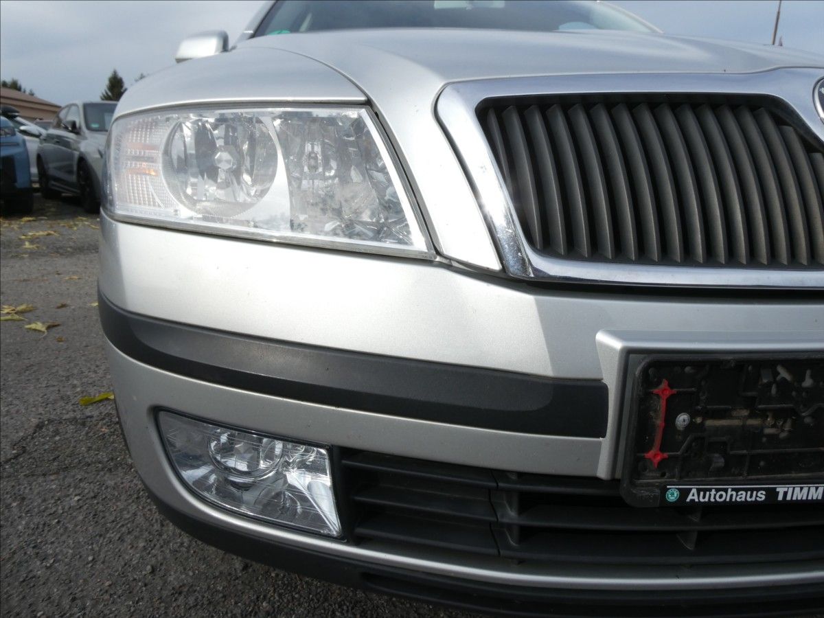 Škoda Octavia, 1,6 MPi 75kW klima, závěs - fotka 5
