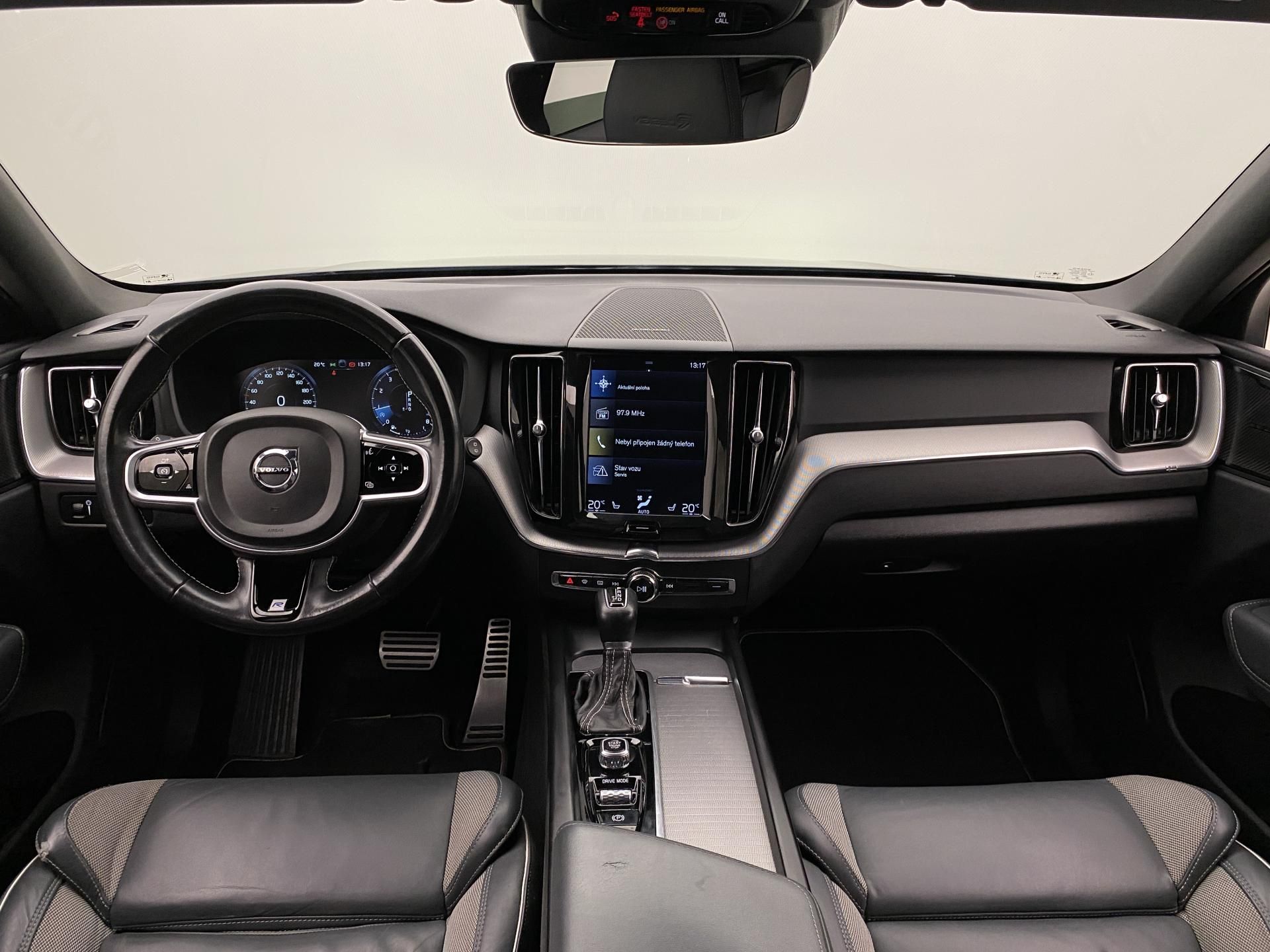 Volvo XC60, T5 AWD R-DESIGN AUT CZ - fotka 2