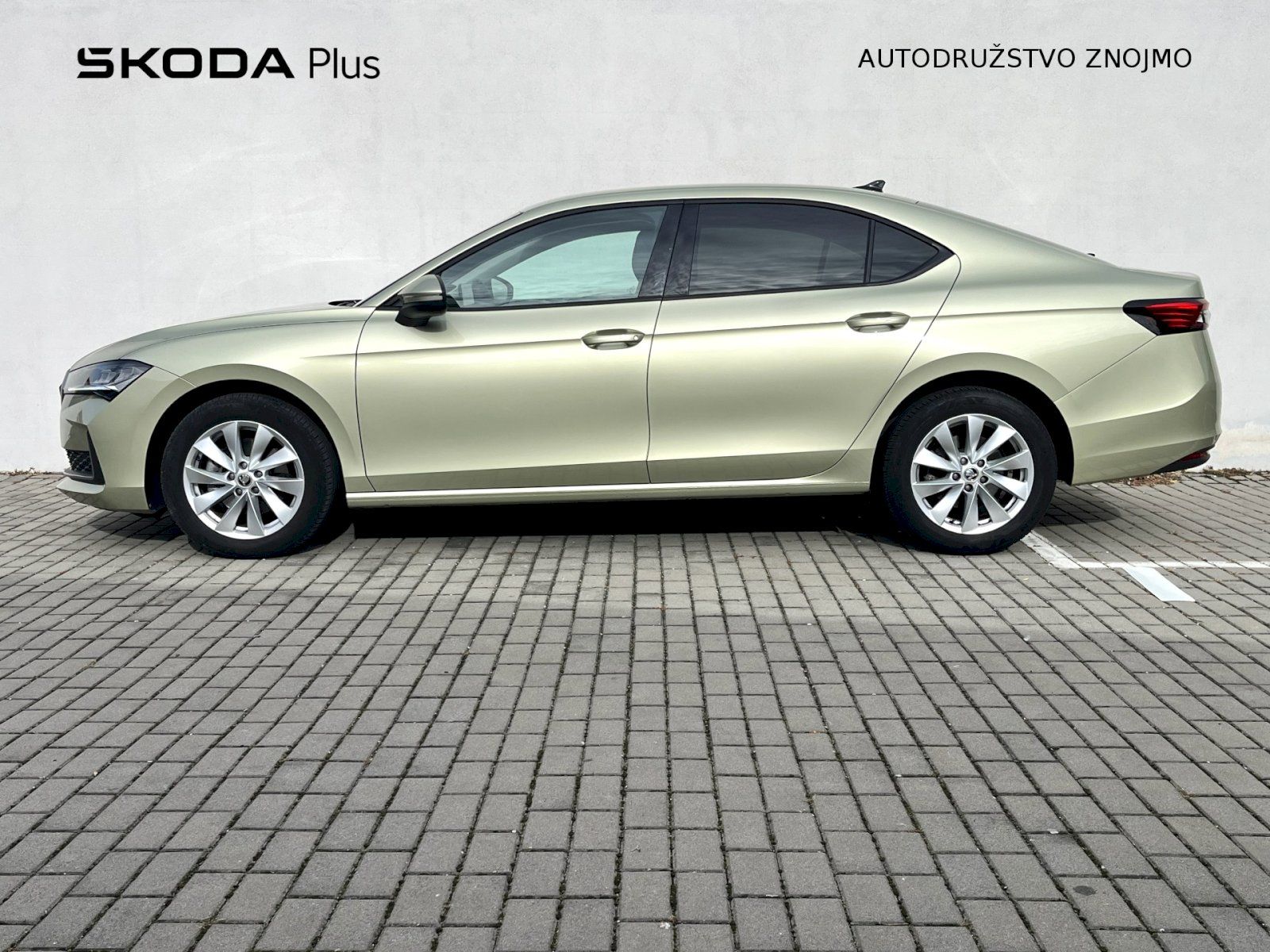 Škoda Superb, 2,0TDI 110KW DSG SELECTION - fotka 3