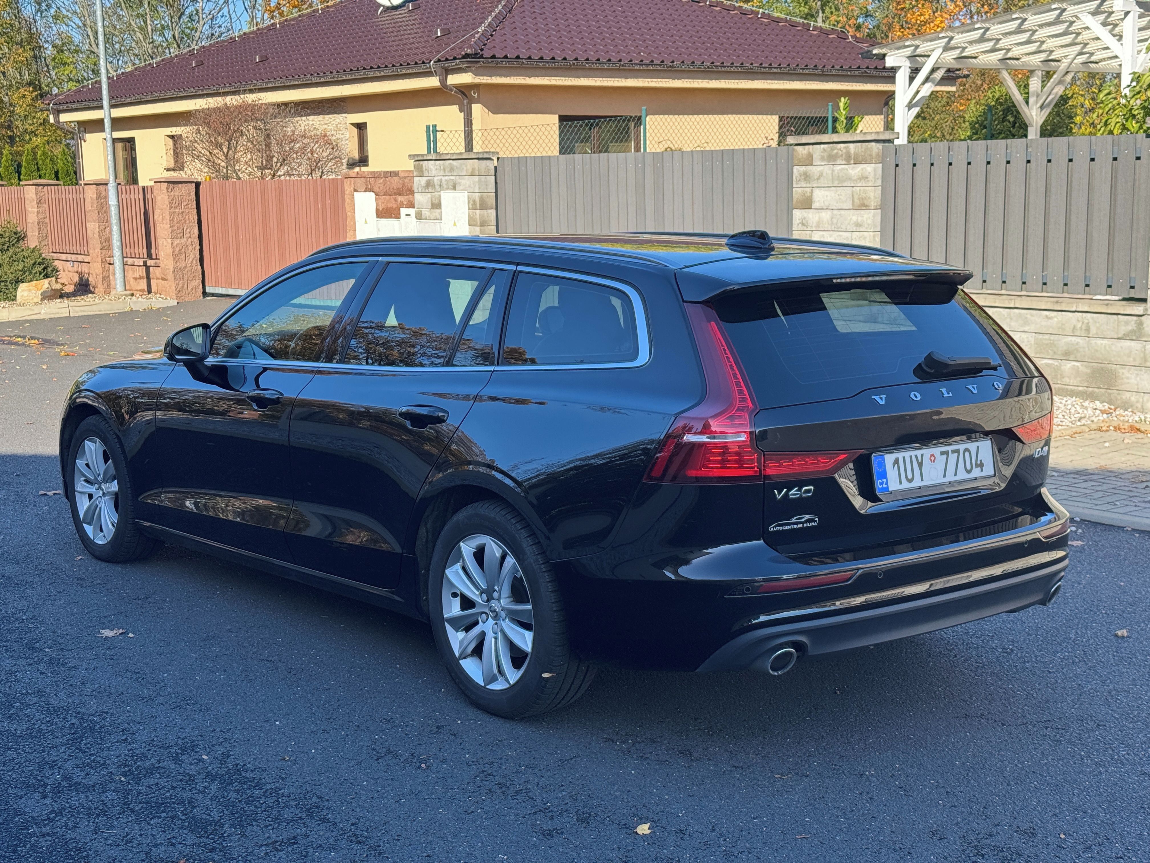 Volvo V60, Volvo V60 2.0 D4 140kW AT8 - fotka 3