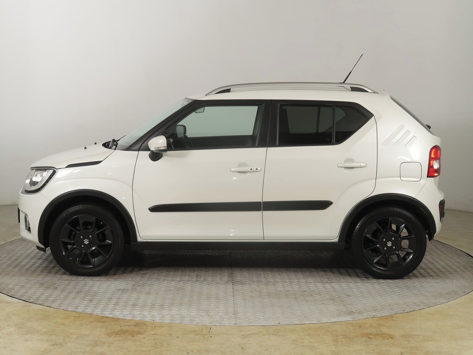 Suzuki Ignis, 1.2 AllGrip, 4X4 - fotka 3