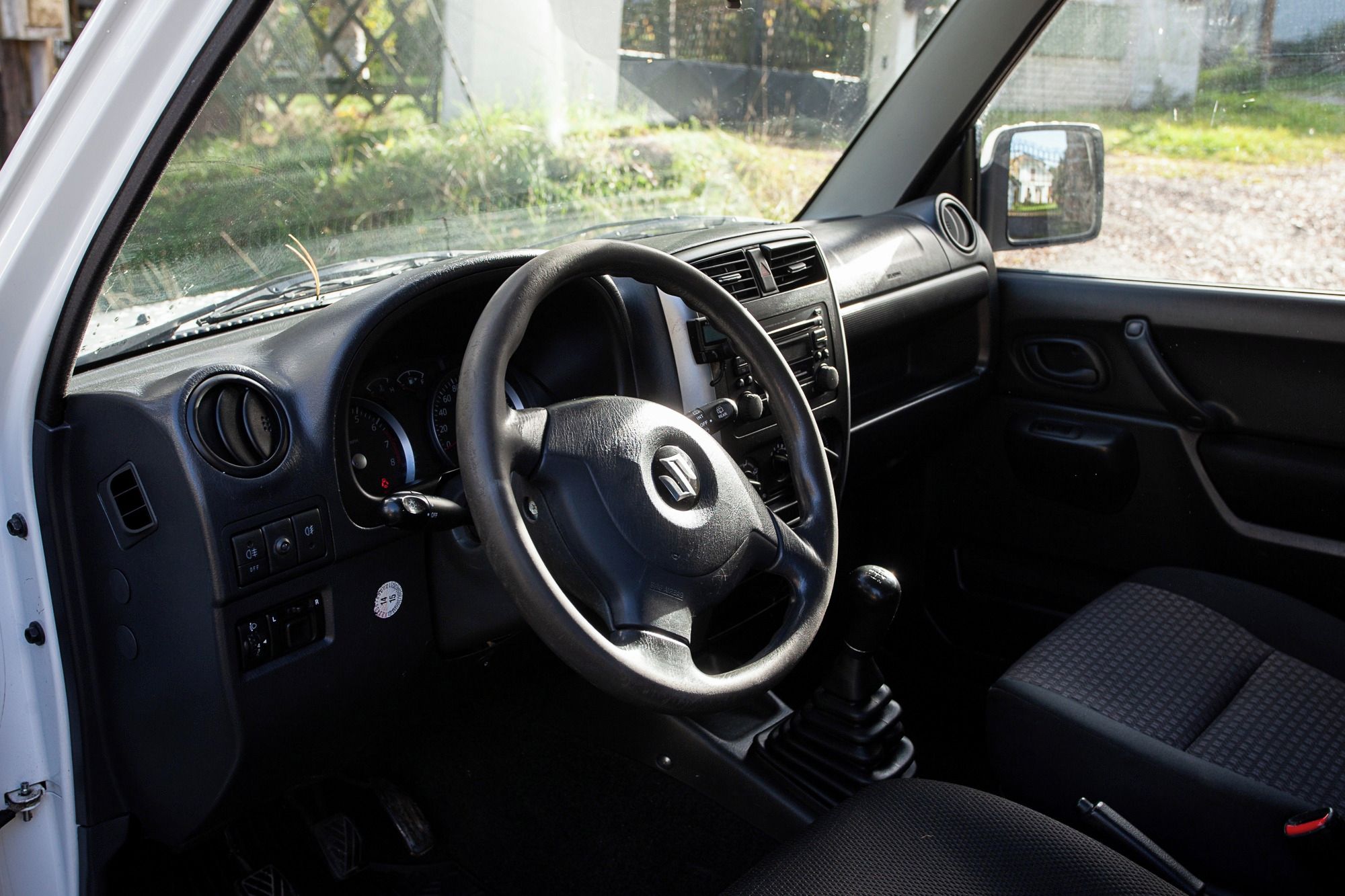 Suzuki Jimny, Dělník na vesnici - fotka 4