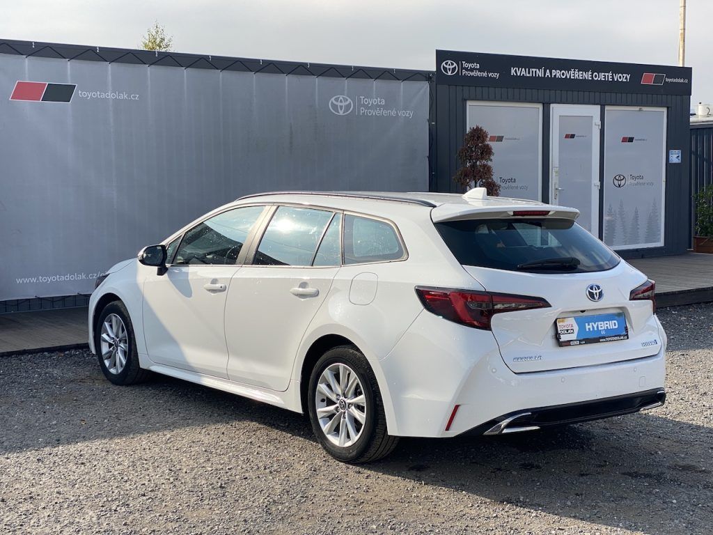 Toyota Corolla, 1.8HEV, ČR, ComTech, DPH - fotka 5