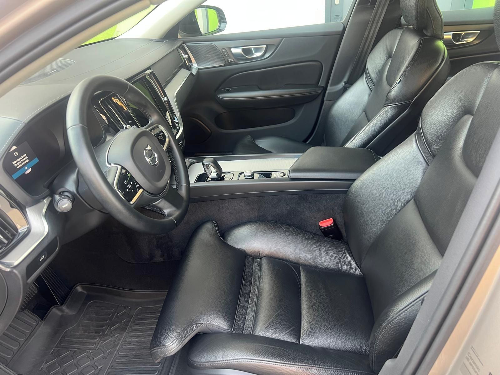 Volvo S60, Volvo S60 B5 AWD Ultimate Dark - fotka 6