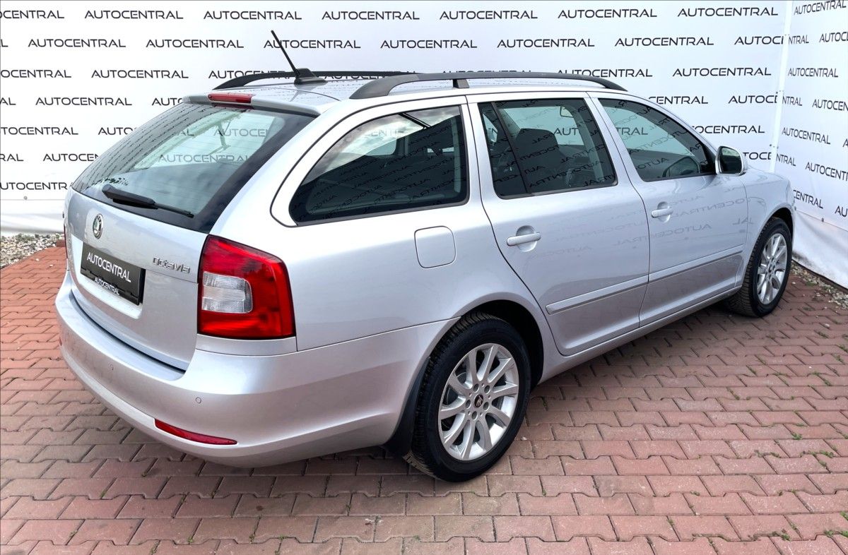 Škoda Octavia, 1,4 Tsi Family 90kw , Navi , s - fotka 4