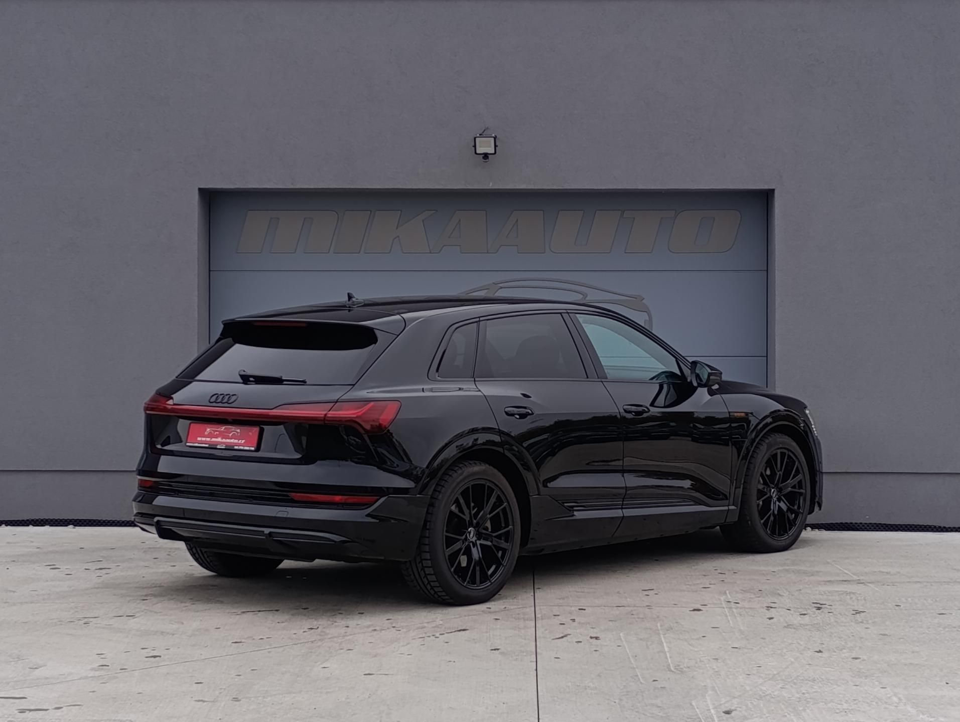 Audi e-tron, 55 300kW QUATTRO S-LINE - fotka 5