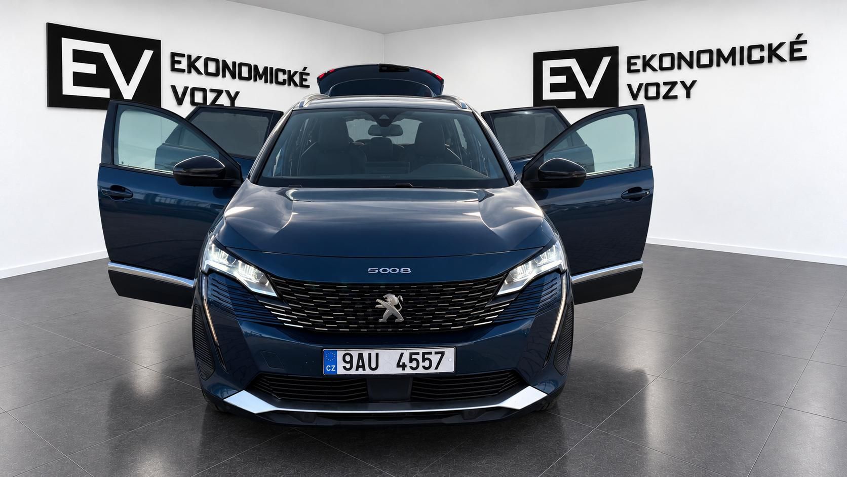Peugeot 5008, 1.5hdi,čr,automat,záruka