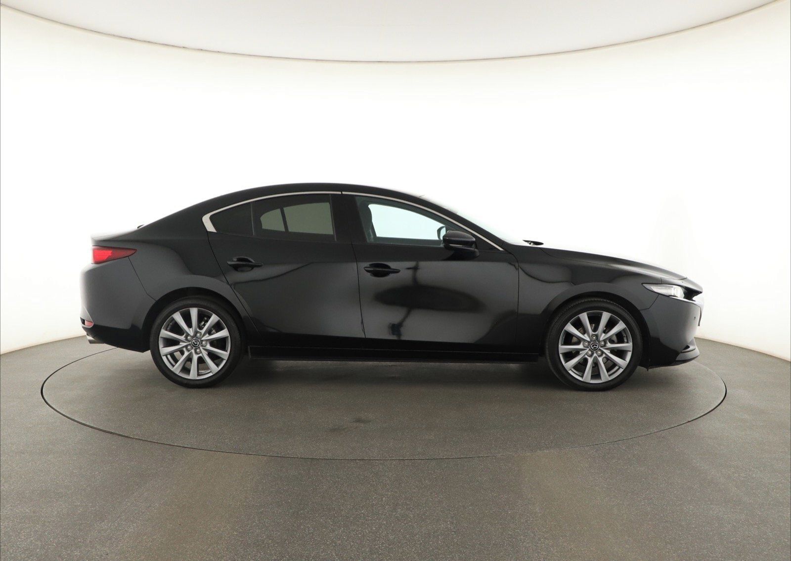 Mazda 3, 2.0 Skyactiv-G, ČR,1.maj - fotka 6
