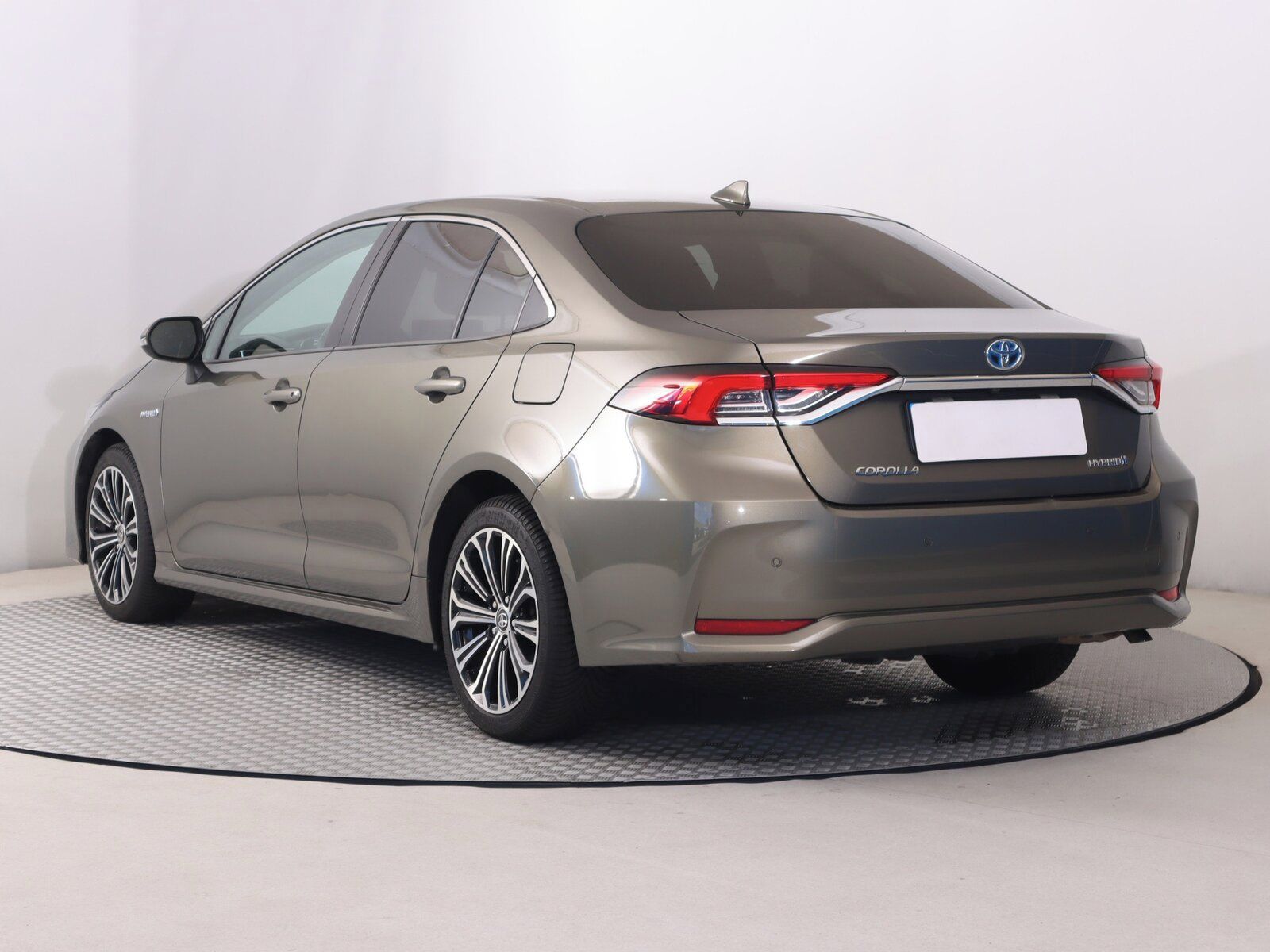 Toyota Corolla, 1.8 Hybrid, Style, Automat - fotka 4