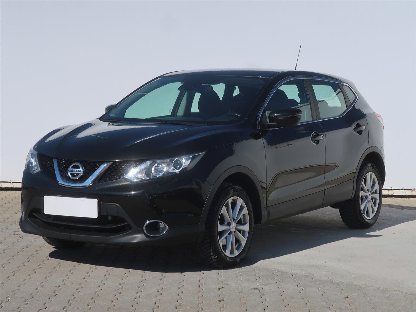 Nissan Qashqai, 1.2 DIG-T, Serv.kniha - fotka 2
