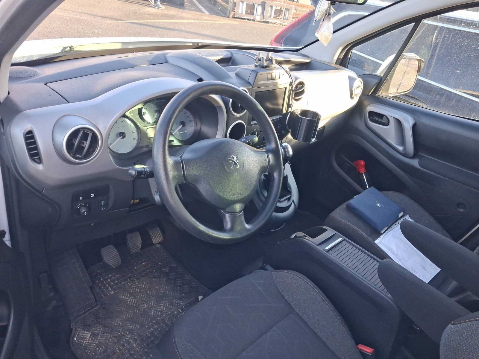 Peugeot Partner, 1.6 BlueHDi, 5Míst, Klima, ČR - fotka 3