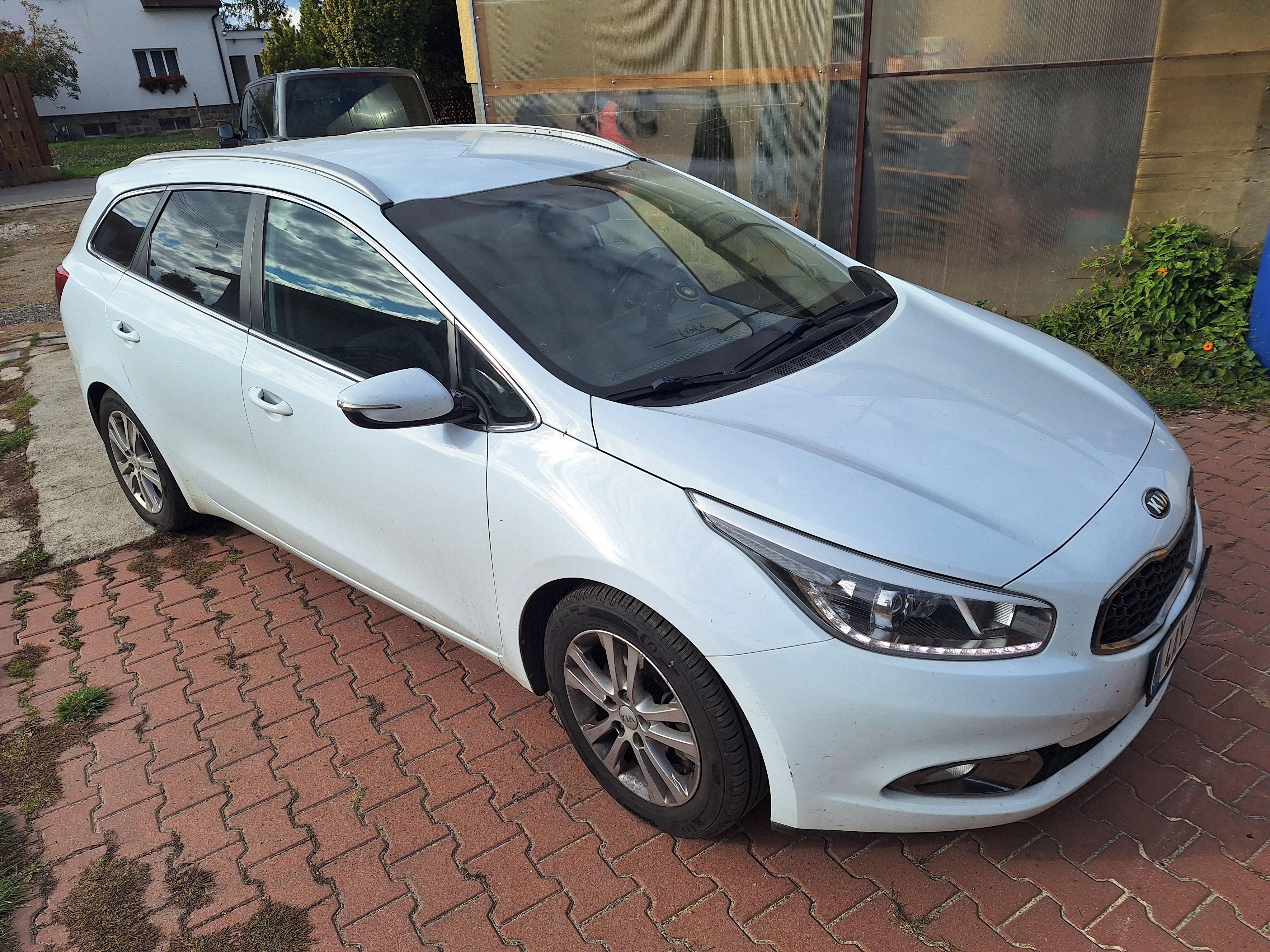 Kia Cee´d, Benzín 1.6 99kw combi - fotka 2