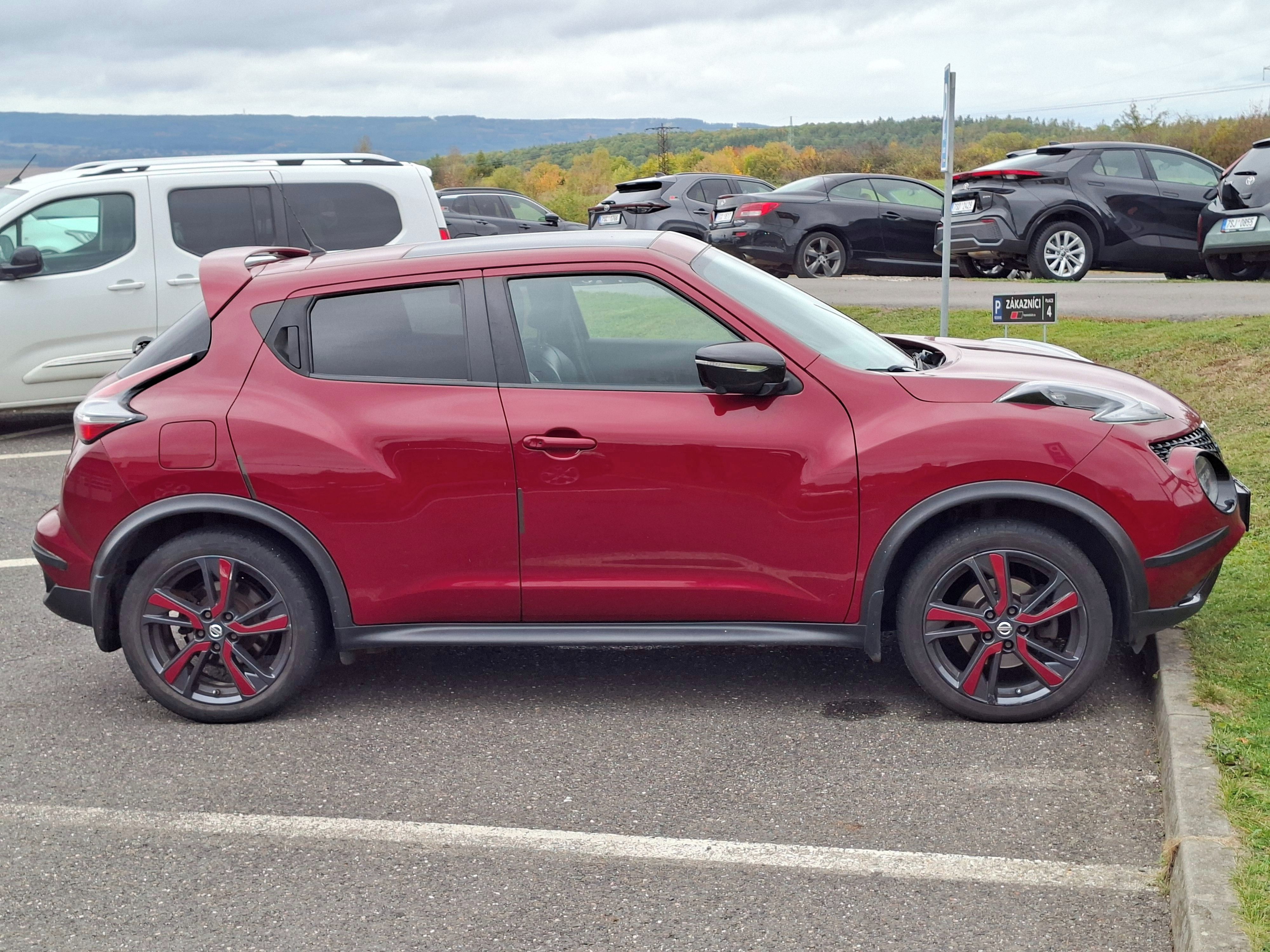 Nissan Juke, Full výbava,4x4,el.šíbr - fotka 2