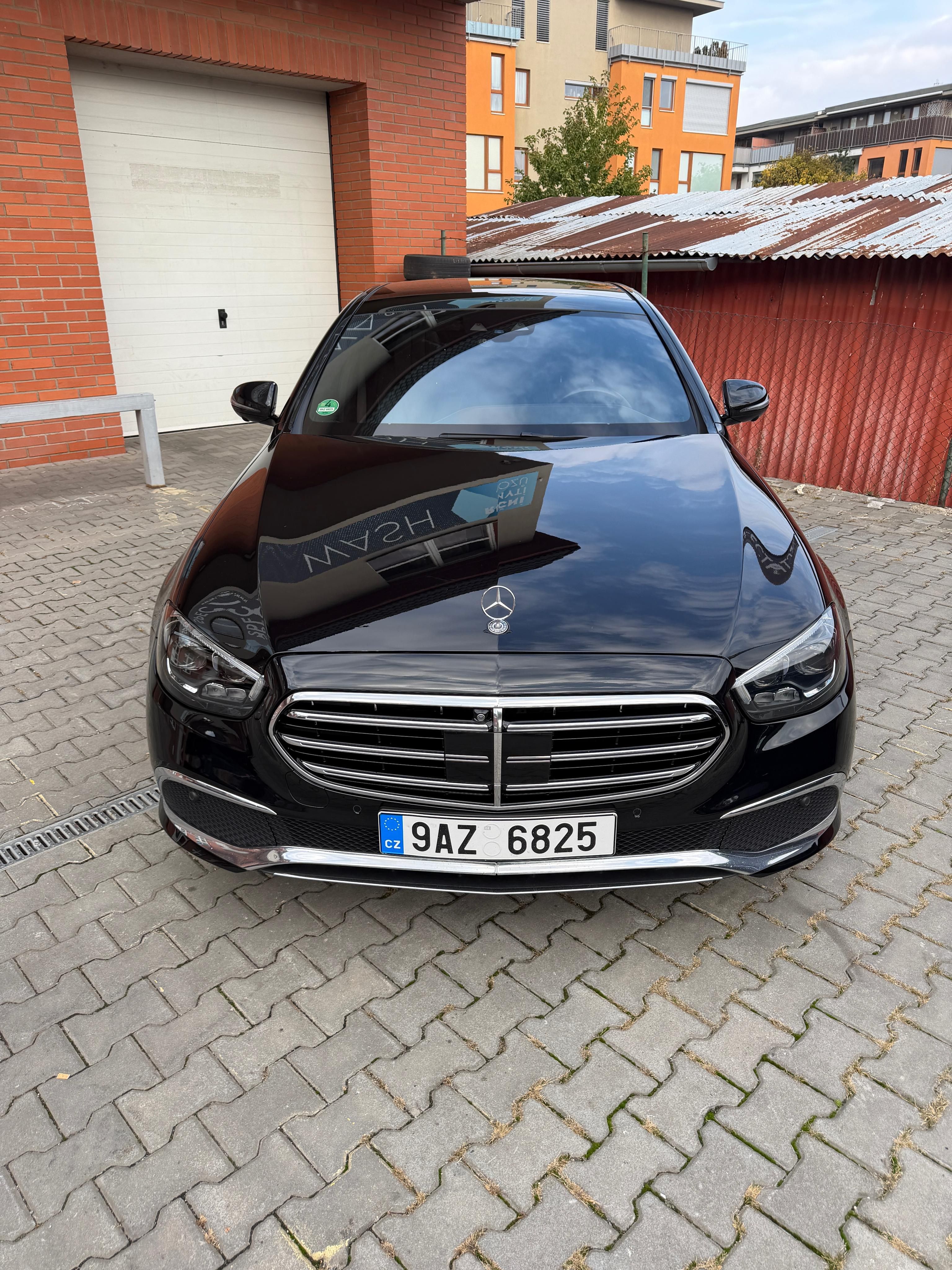 Mercedes-Benz Třídy E, E300d 4MATIC 195KW - fotka 2
