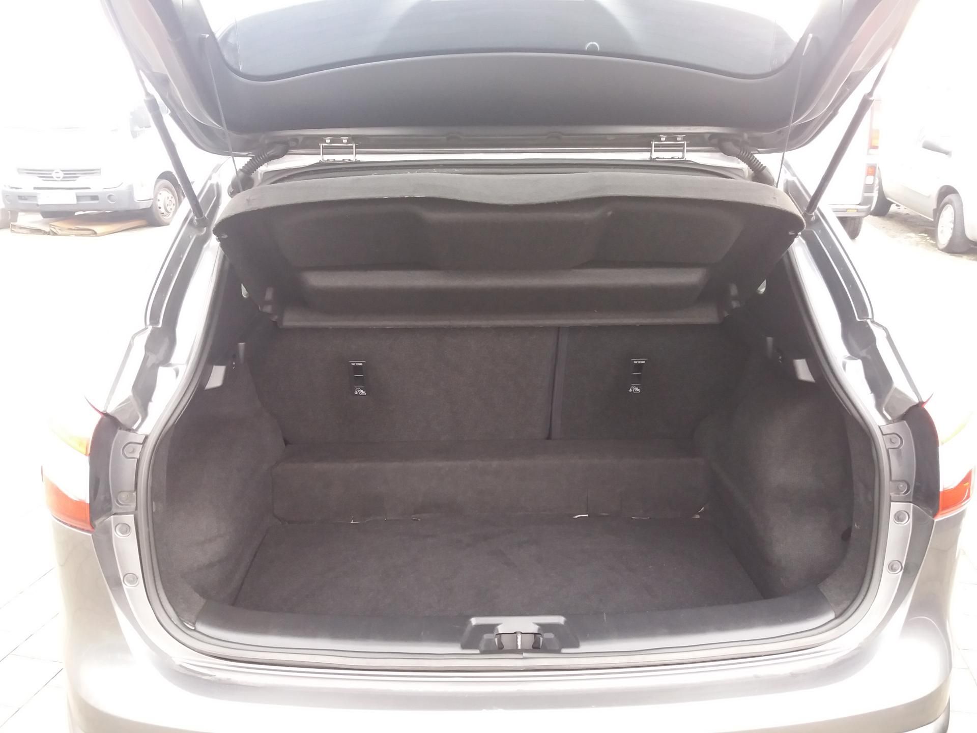 Nissan Qashqai, 1.2DIG-T,Klima,Servi.knížka - fotka 6