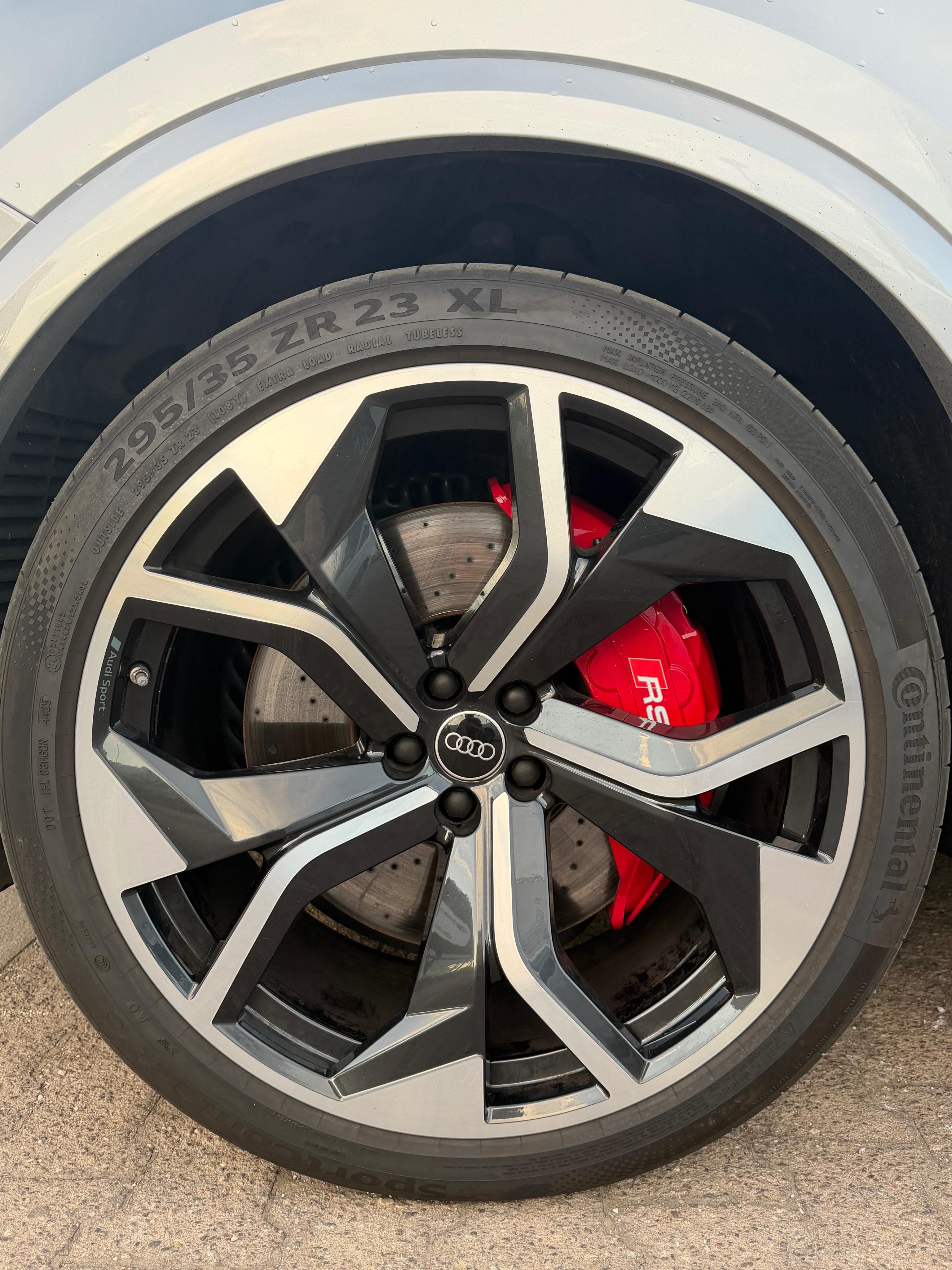 Audi RS Q8, 4.0 441kw TOP stav, garážováno - fotka 5