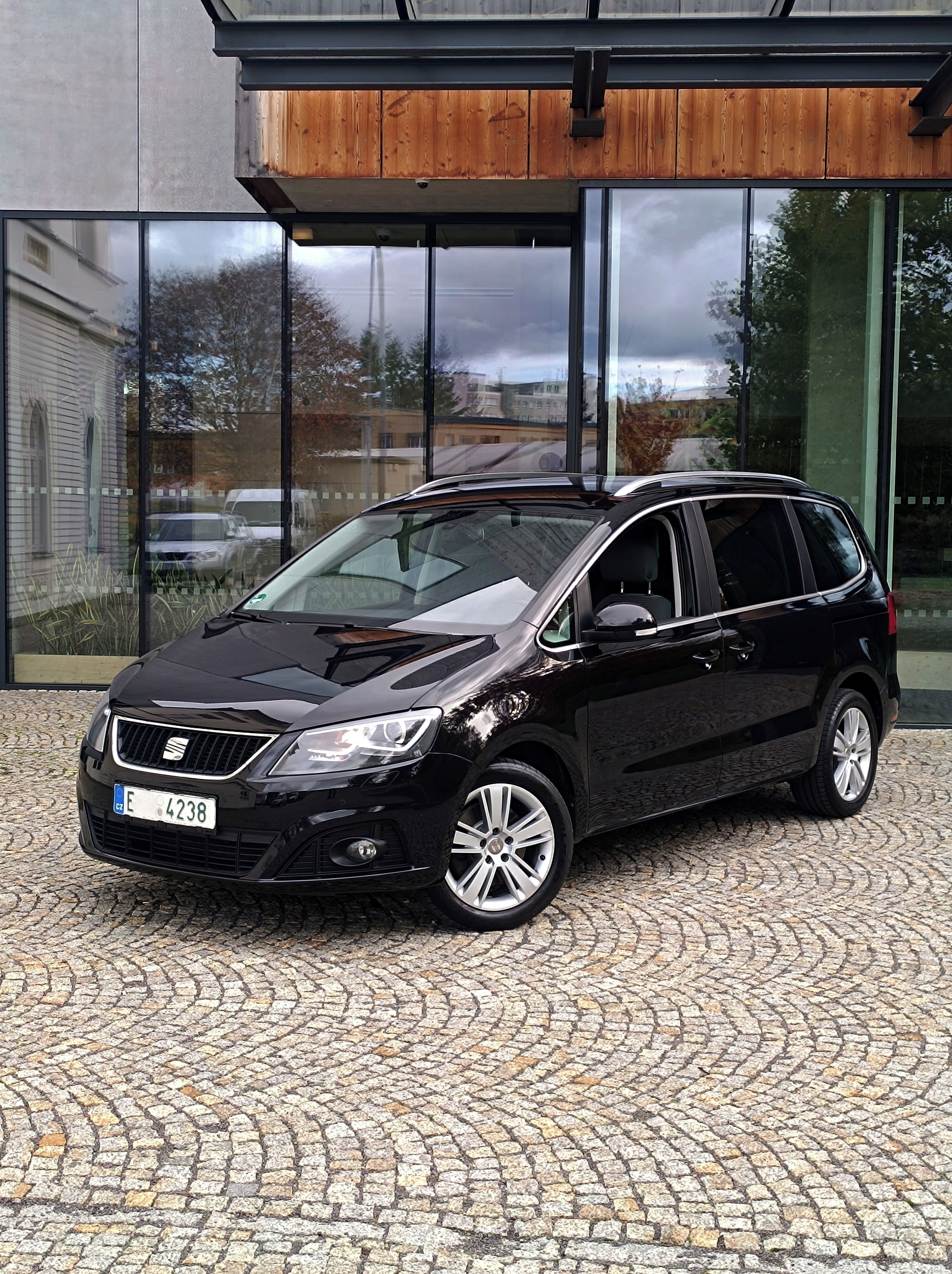 Seat Alhambra, 2.0Tdi 130kw 7 míst 148tkm - fotka 2