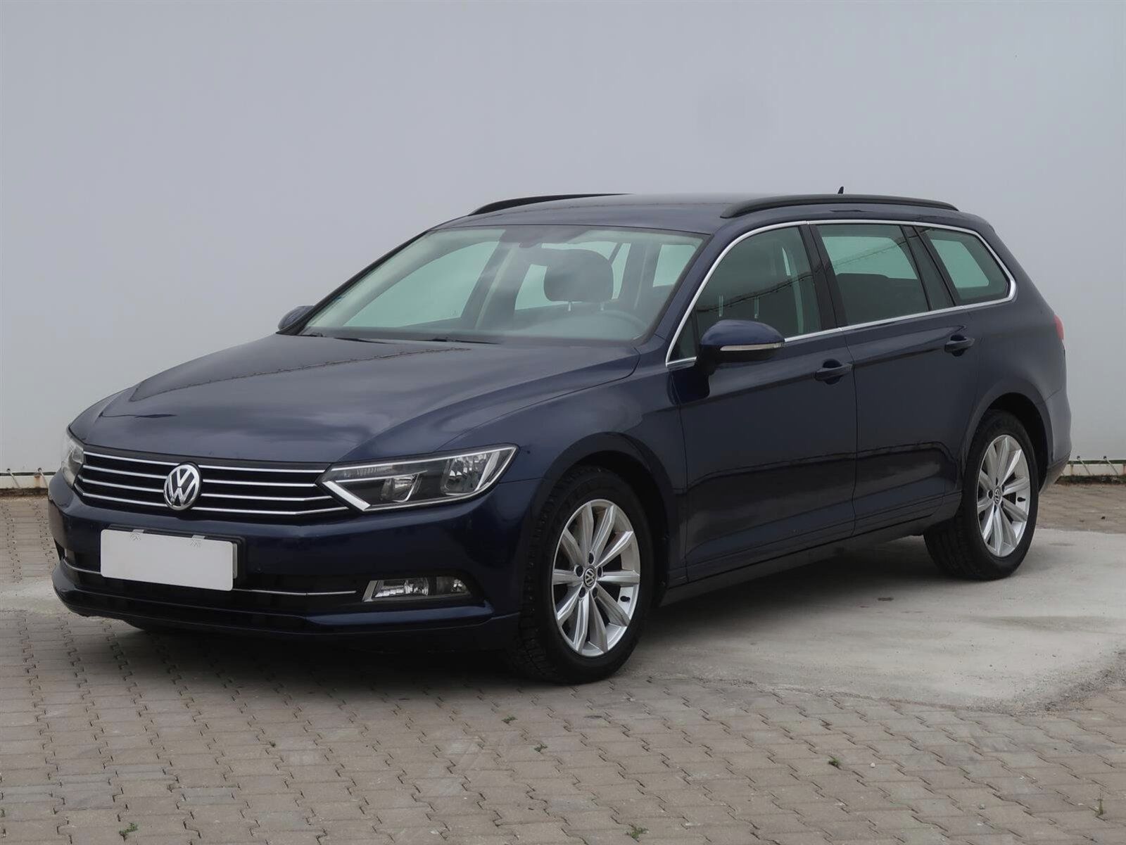 Volkswagen Passat, 1.6 TDI, Automat - fotka 2