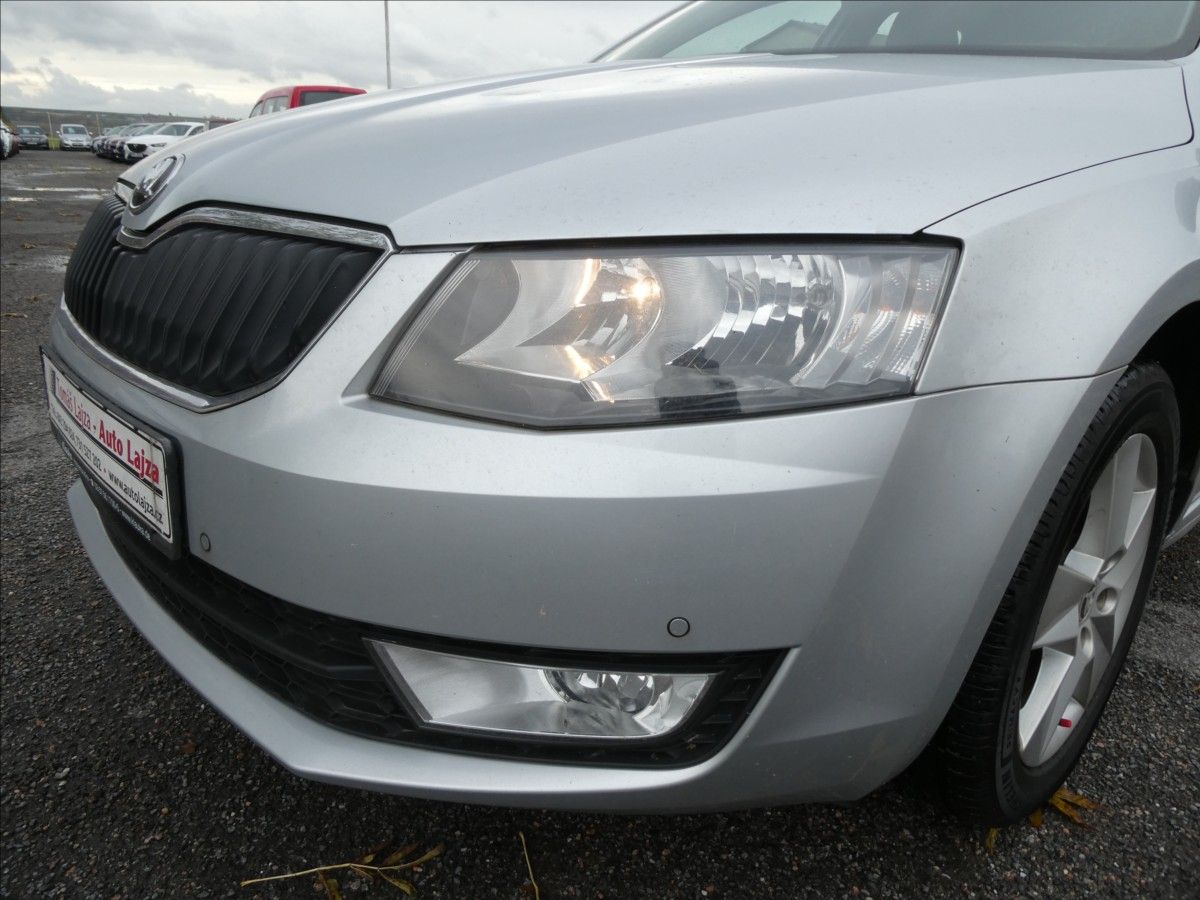 Škoda Octavia, 1,4 TSi 110kW DSG, 2x Alu kola - fotka 4