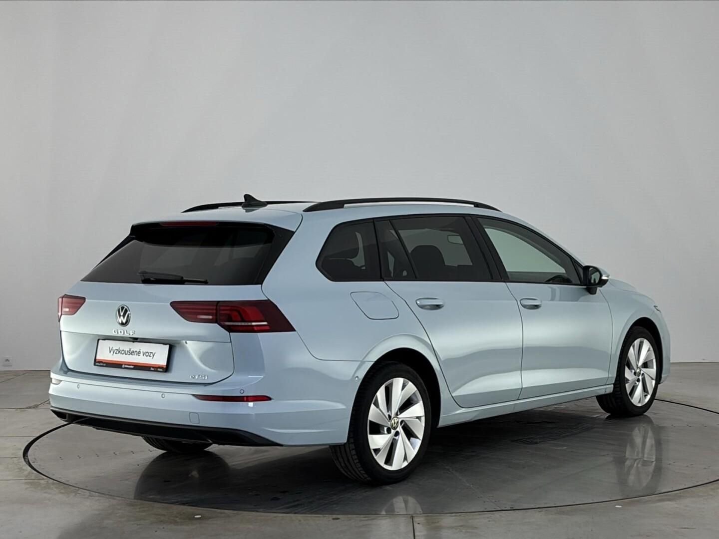 Volkswagen Golf, 1.5 eTSi / 85 kW Life DSG - fotka 2