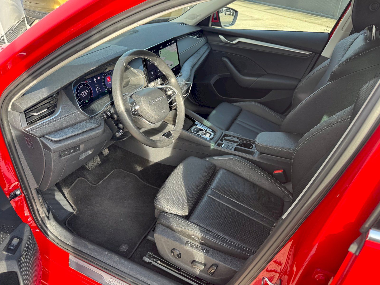 Škoda Octavia, DSG 1.5 eTSI 110 kW Exclusive - fotka 6