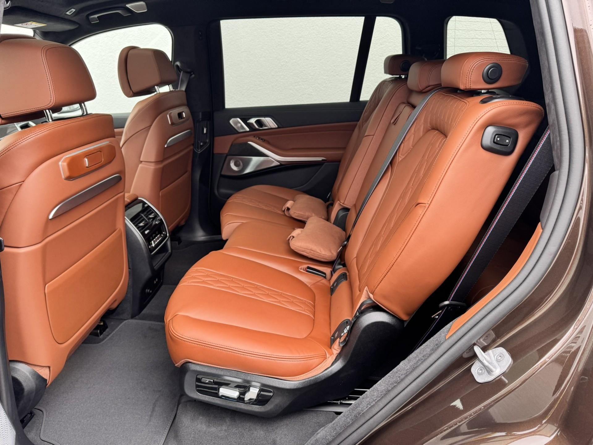 BMW X7, X7 xDrive40d - fotka 6