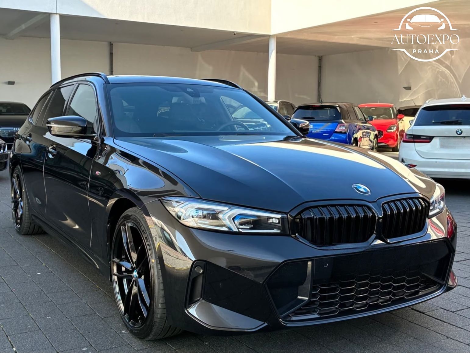 BMW Řada 3, 320d xDrive Touring M Sport - fotka 3