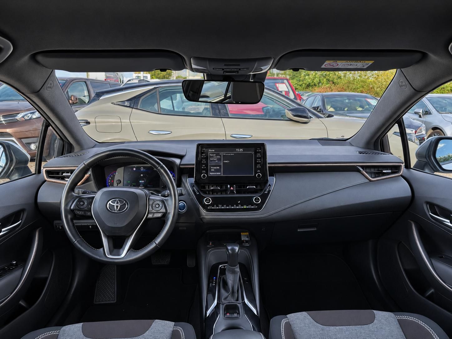 Toyota Corolla, TREK 2.0 Hyb. 132 kW - fotka 2