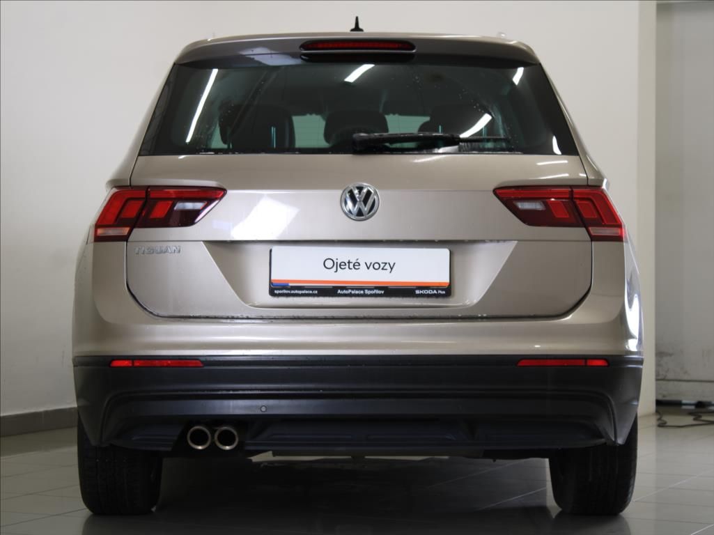 Volkswagen Tiguan, 1,5 TSI 96kW Comfort DPH ČR - fotka 4